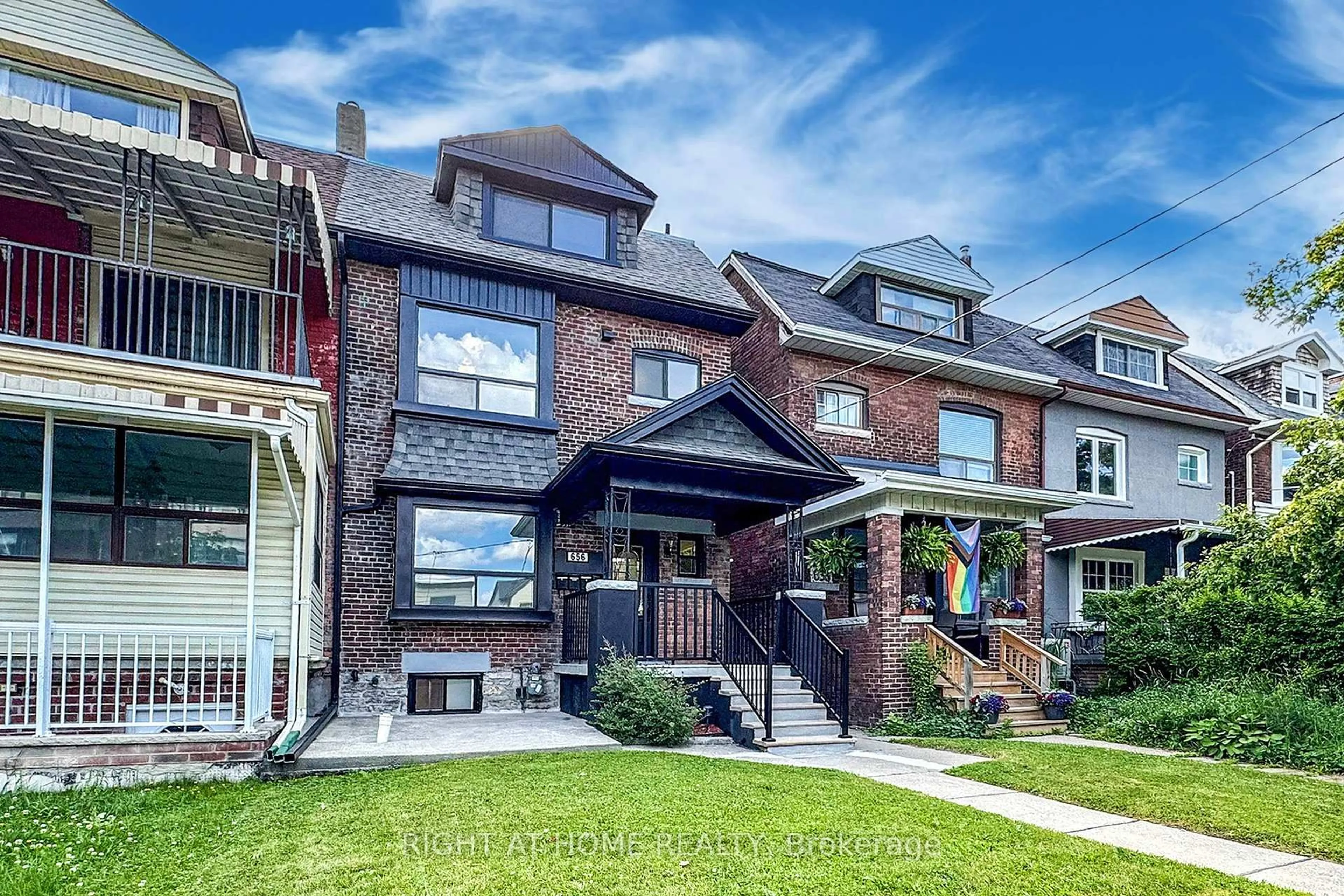 Home with brick exterior material, street for 656 Crawford St, Toronto Ontario M6G 3K2