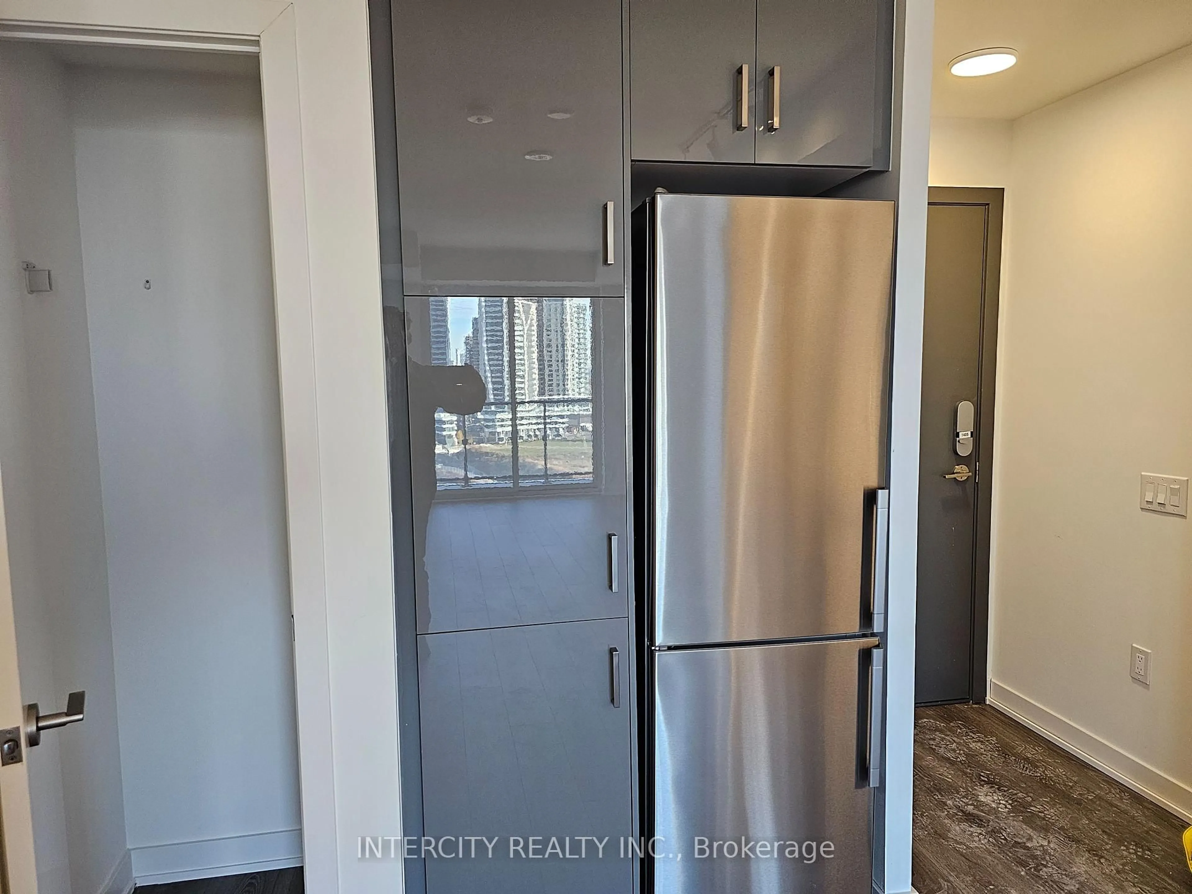 Indoor entryway for 9 Tecumseth St #1405, Toronto Ontario M5V 0S5