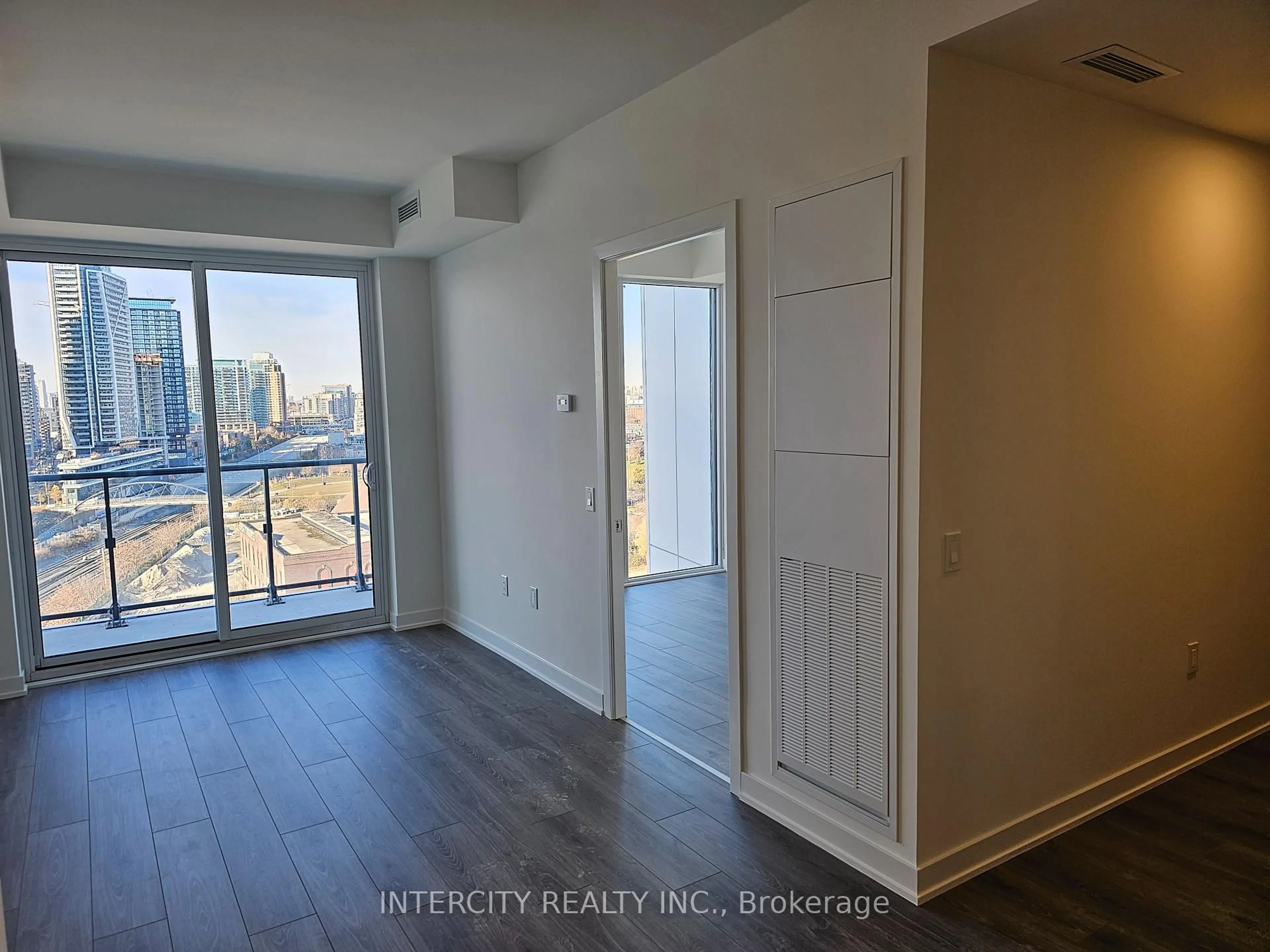 A pic of a room for 9 Tecumseth St #1405, Toronto Ontario M5V 0S5
