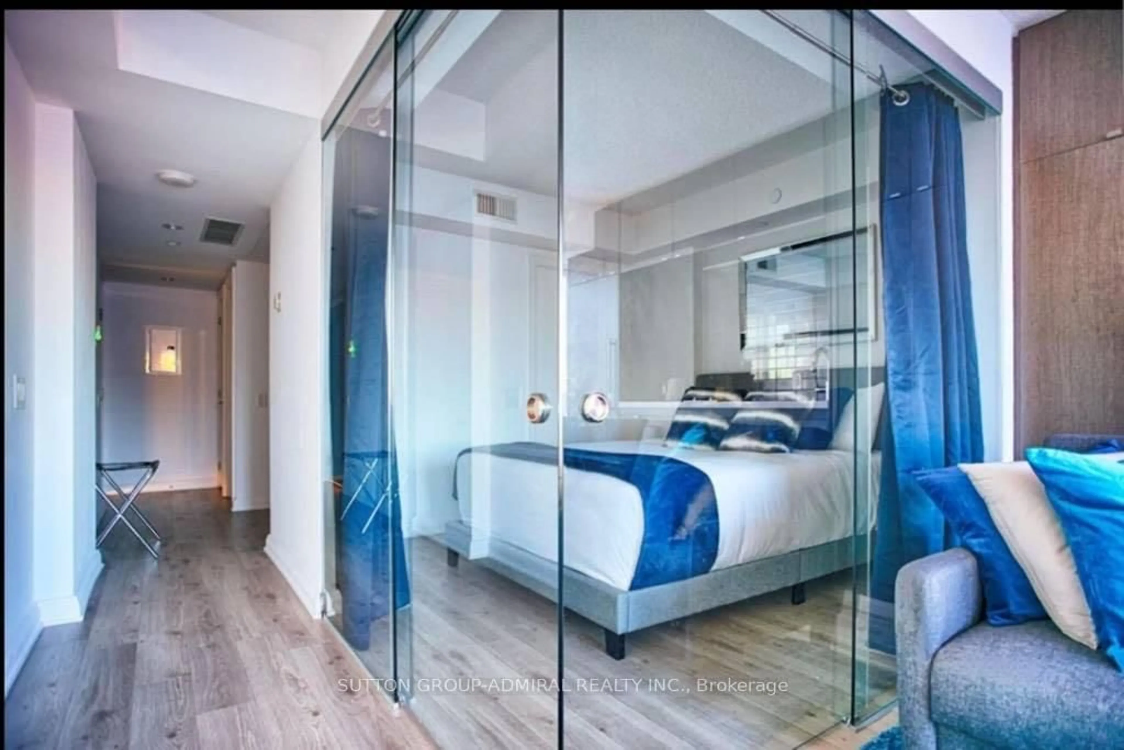 Bedroom with bed, unknown for 155 Yorkville Ave #701, Toronto Ontario M5R 1C4