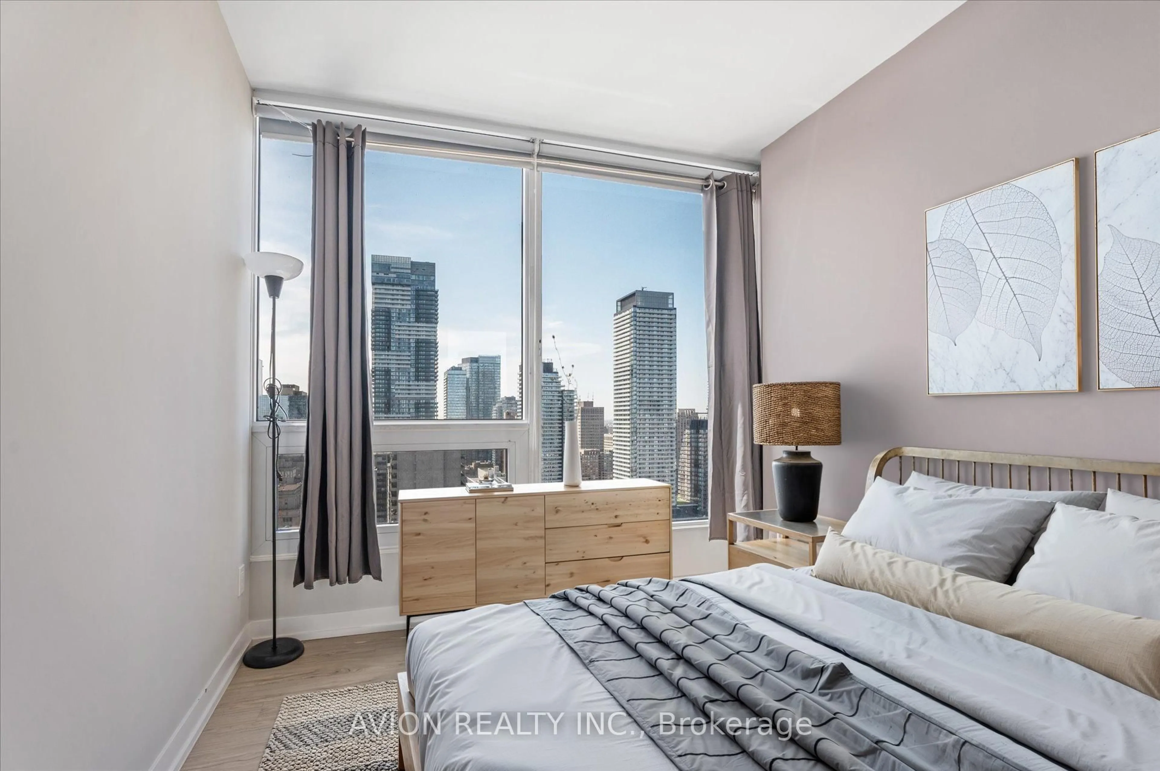 Bedroom with bed, carpet floor for 85 Wood St #3603, Toronto Ontario M4Y 0E8