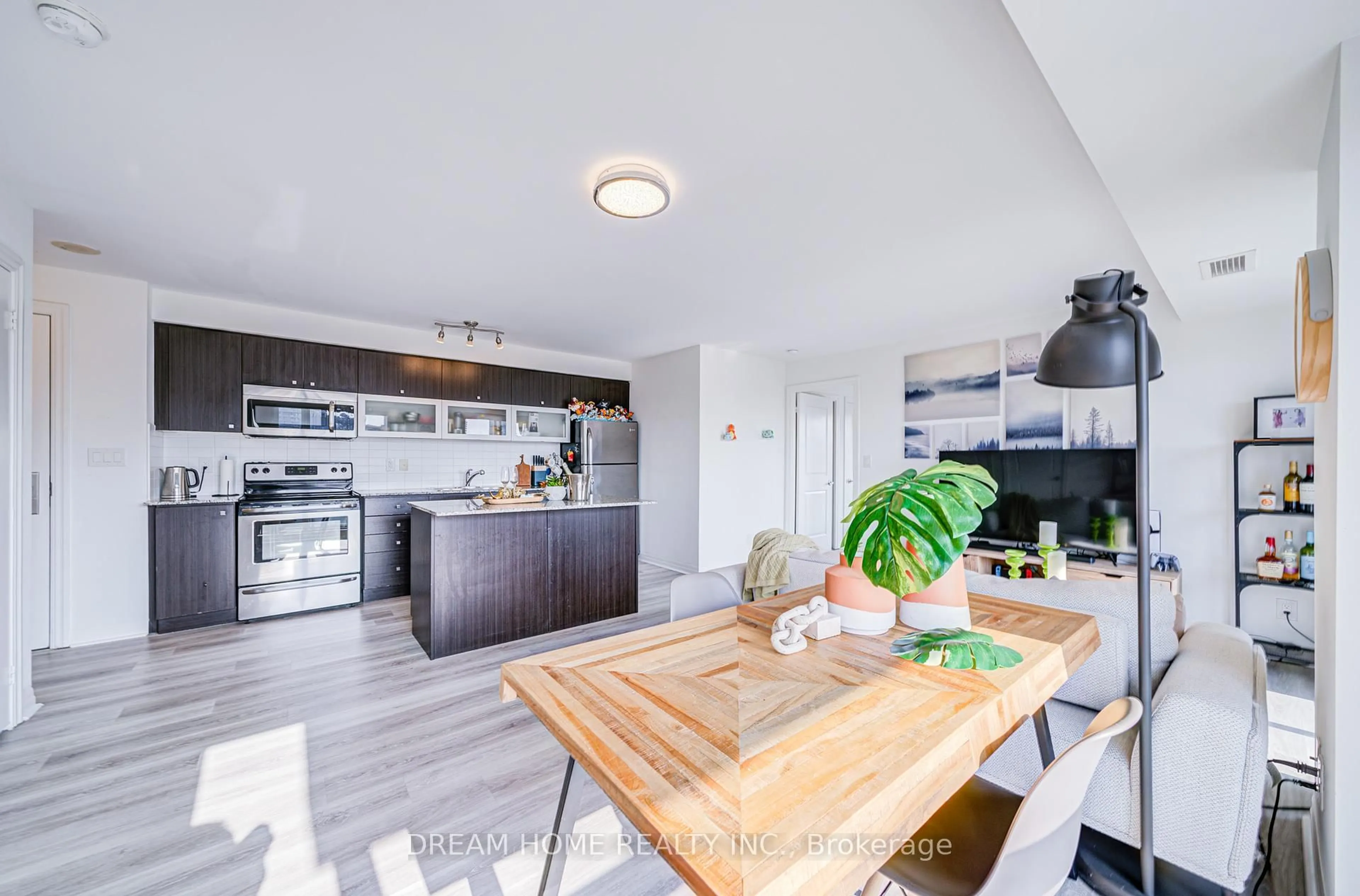 Open concept kitchen, unknown for 2015 Sheppard Ave #904, Toronto Ontario M2J 0B3