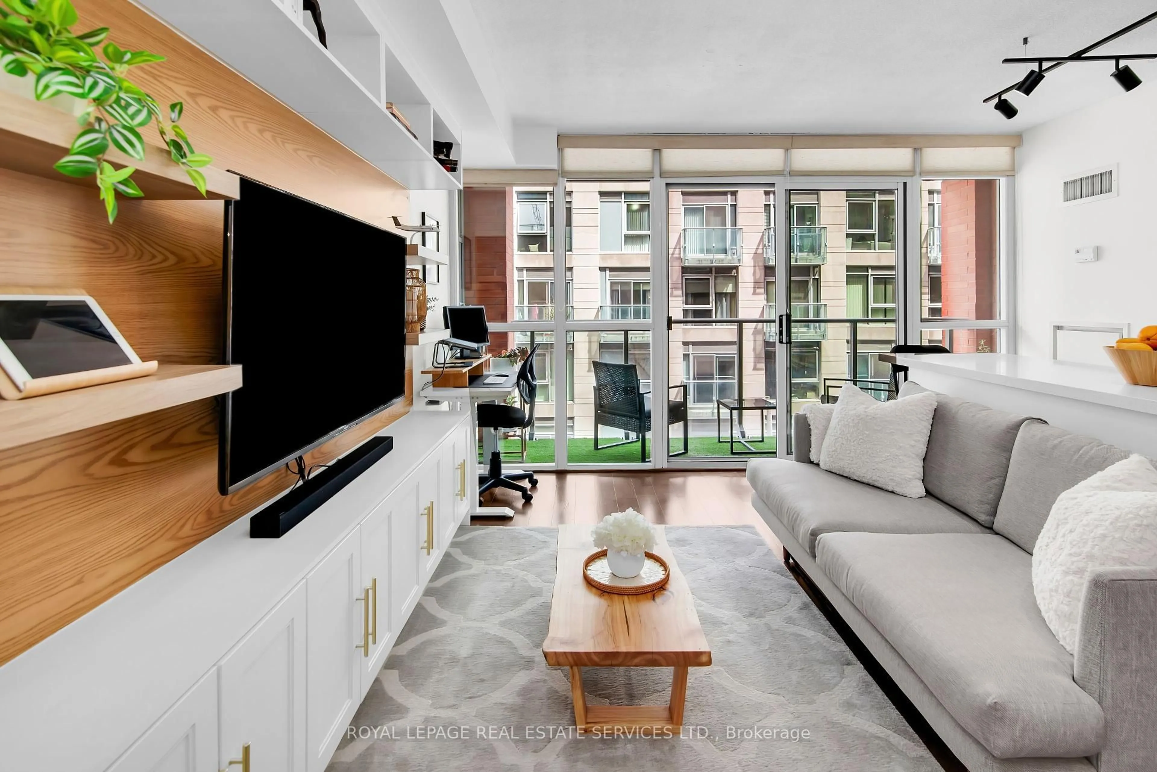 Living room with furniture, unknown for 21 Nelson St #510, Toronto Ontario M5V 3H9