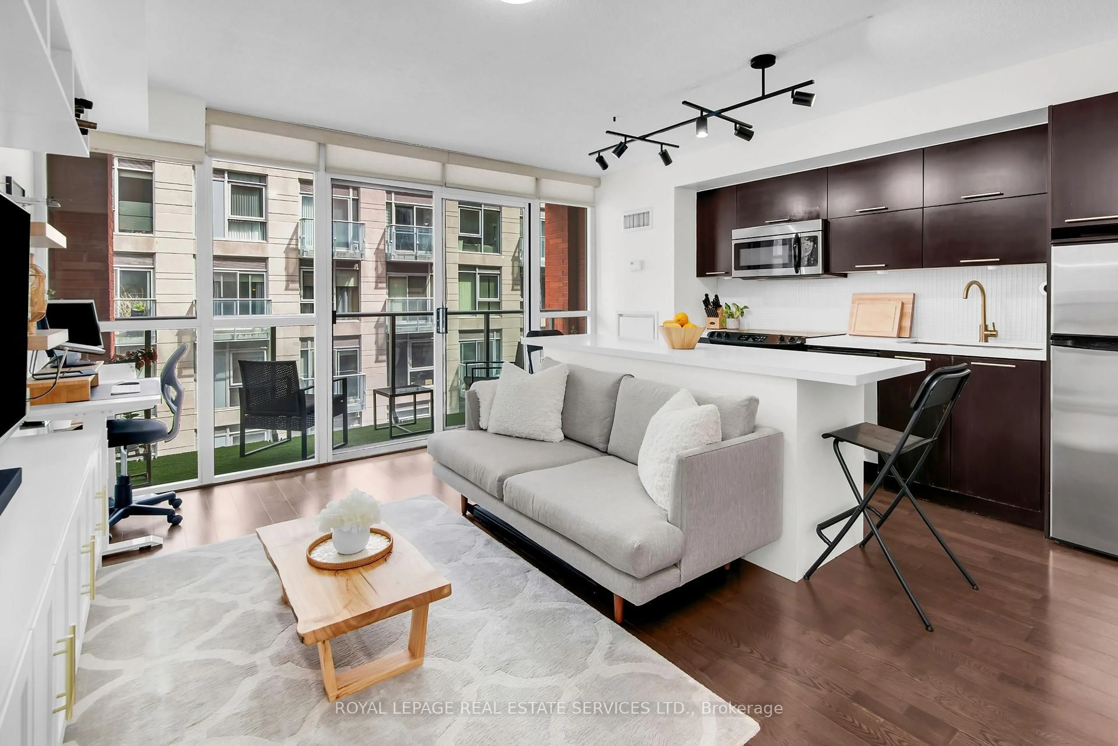 Living room with furniture, unknown for 21 Nelson St #510, Toronto Ontario M5V 3H9