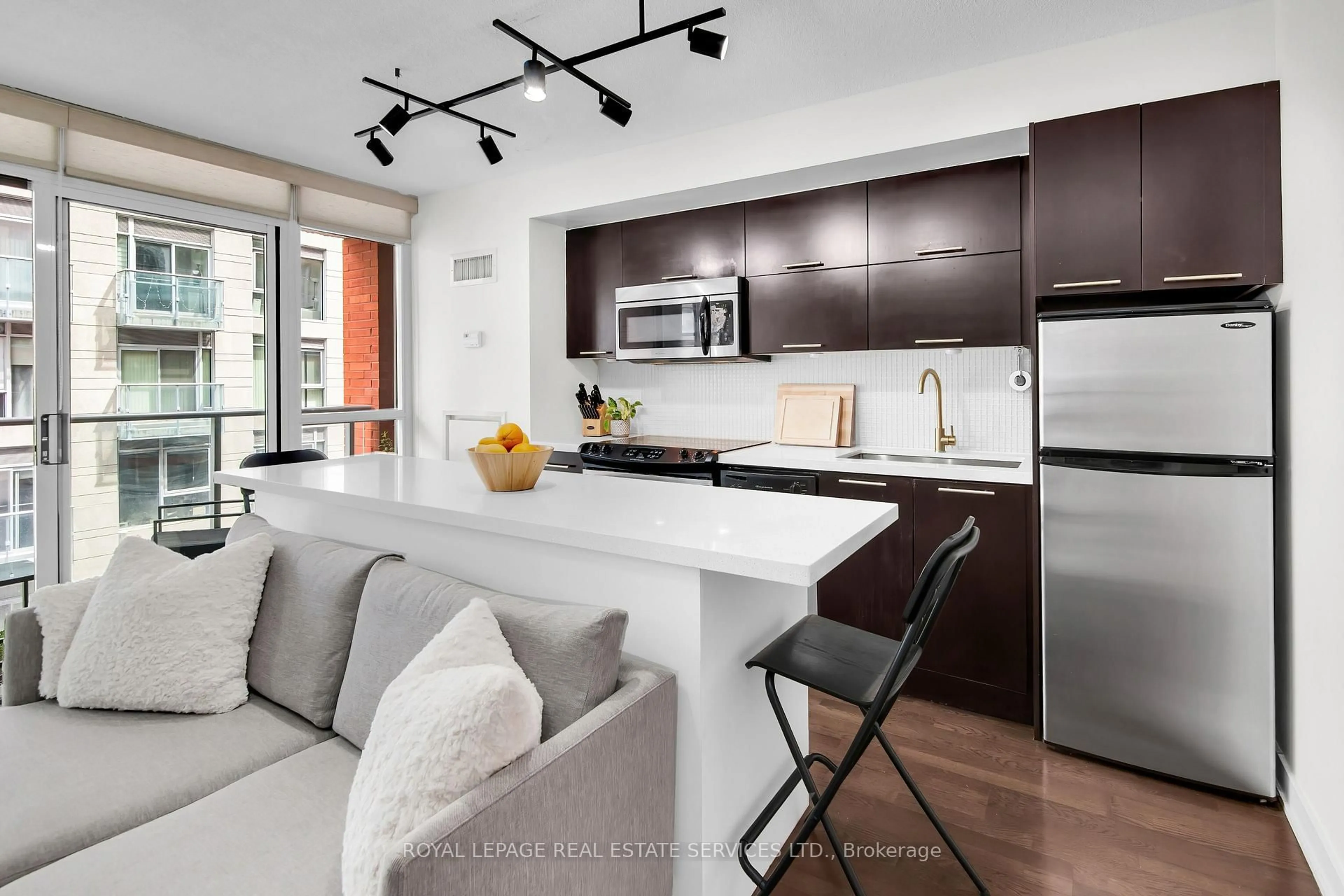 Open concept kitchen, unknown for 21 Nelson St #510, Toronto Ontario M5V 3H9