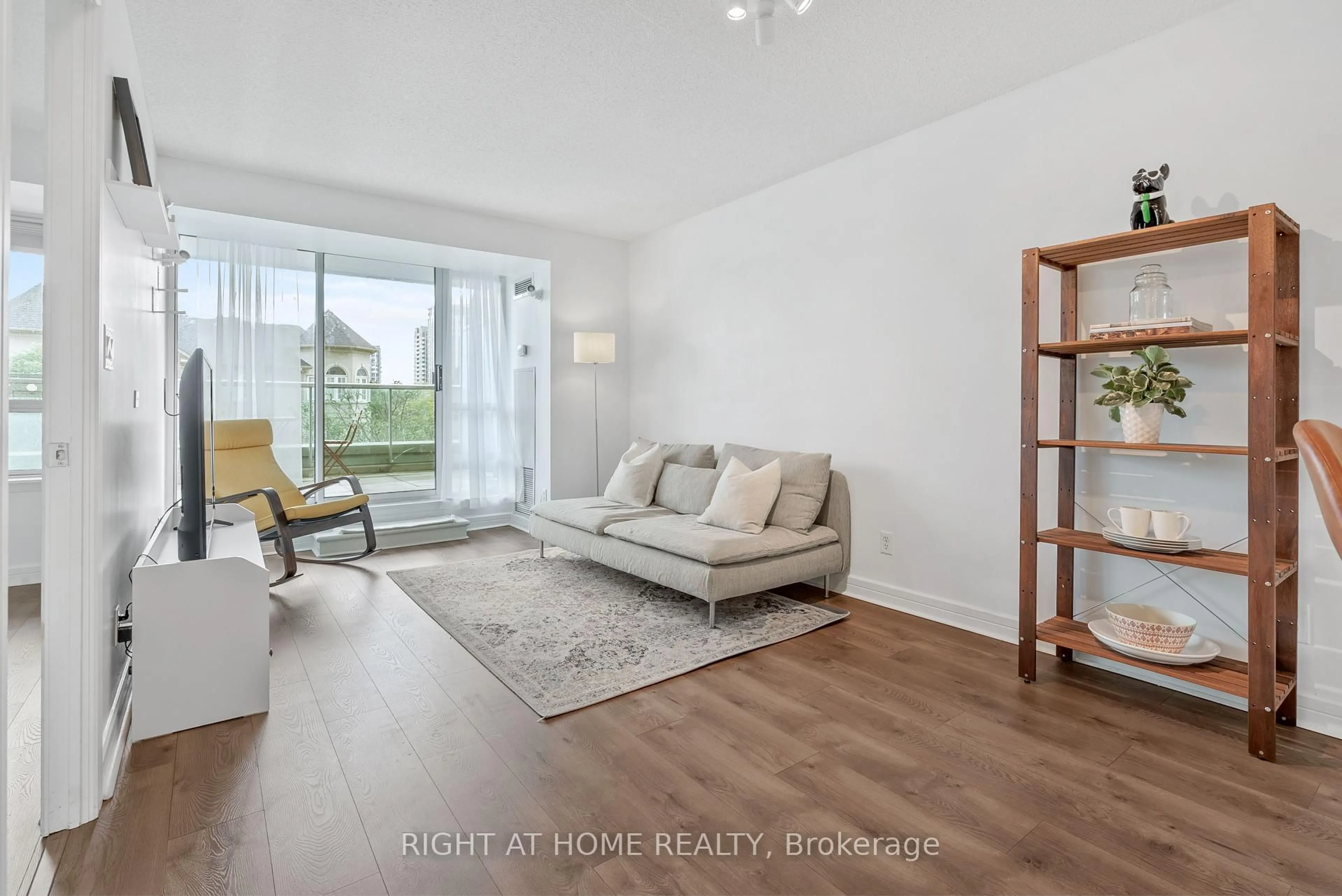 Living room with furniture, unknown for 16 Harrison Garden Blvd #209, Toronto Ontario M2N 7J6