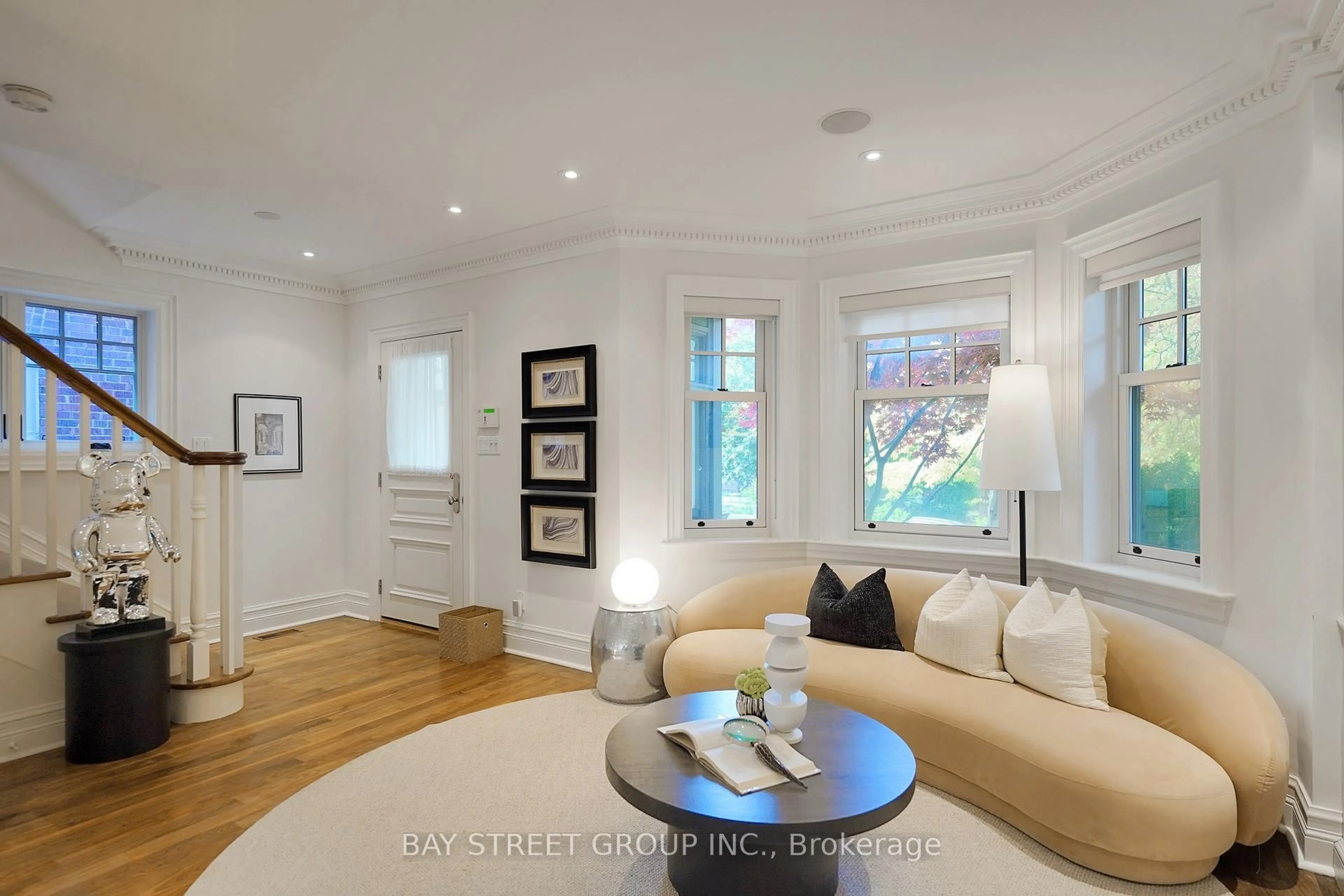 Living room with furniture, unknown for 463 Spadina Rd, Toronto Ontario M5P 2W5