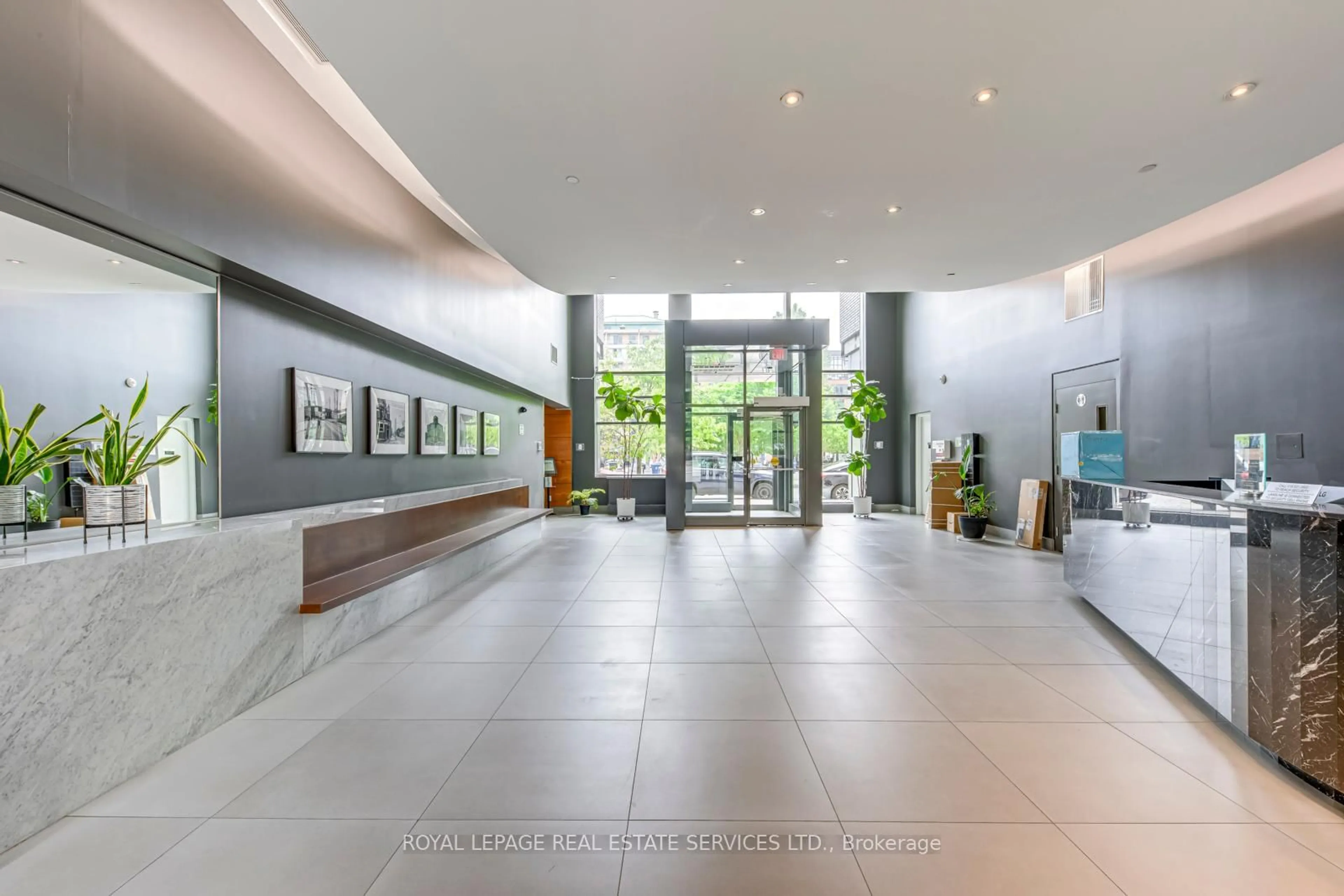 Indoor foyer for 68 Abell St #1136, Toronto Ontario M6J 0B1