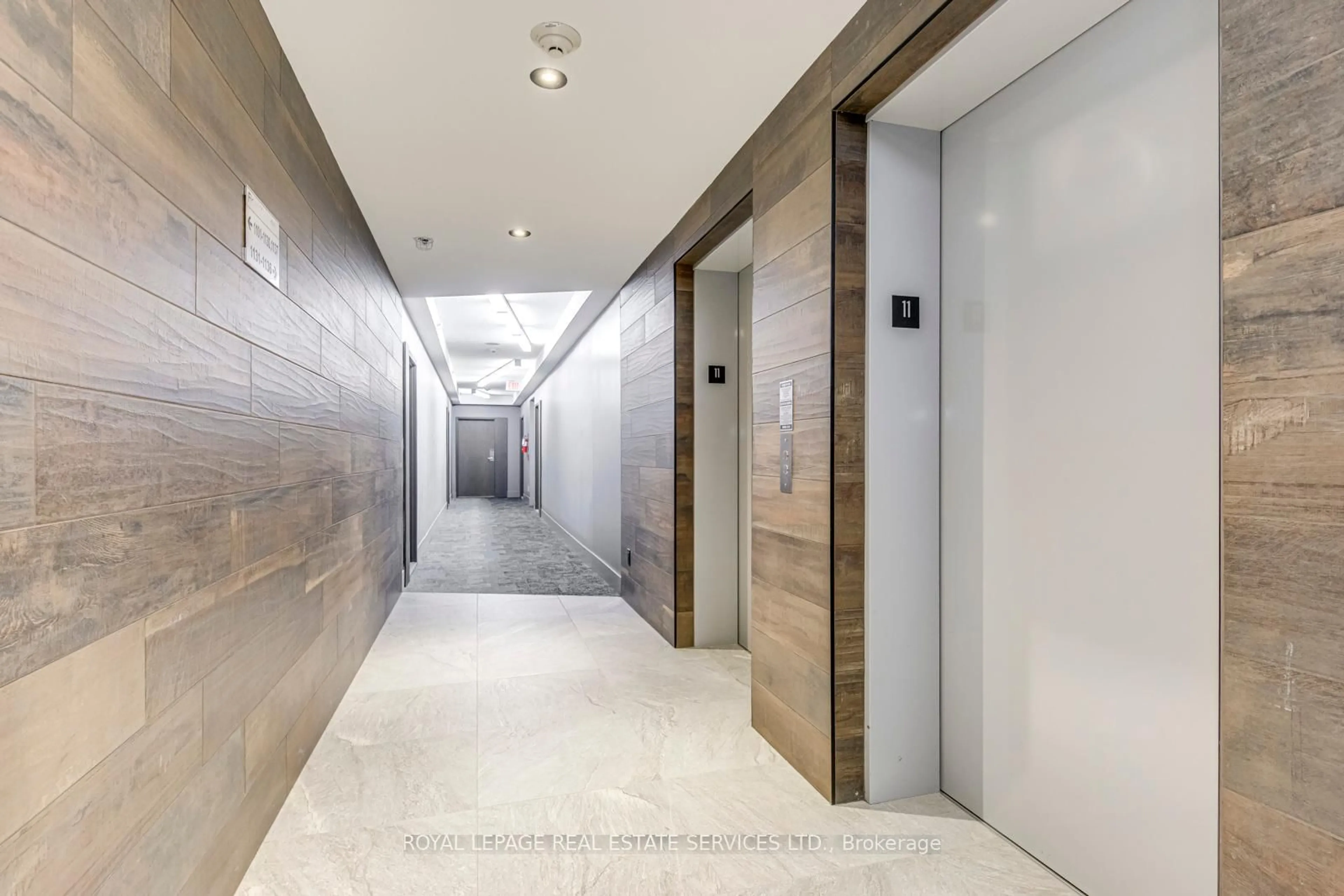 Indoor foyer for 68 Abell St #1136, Toronto Ontario M6J 0B1