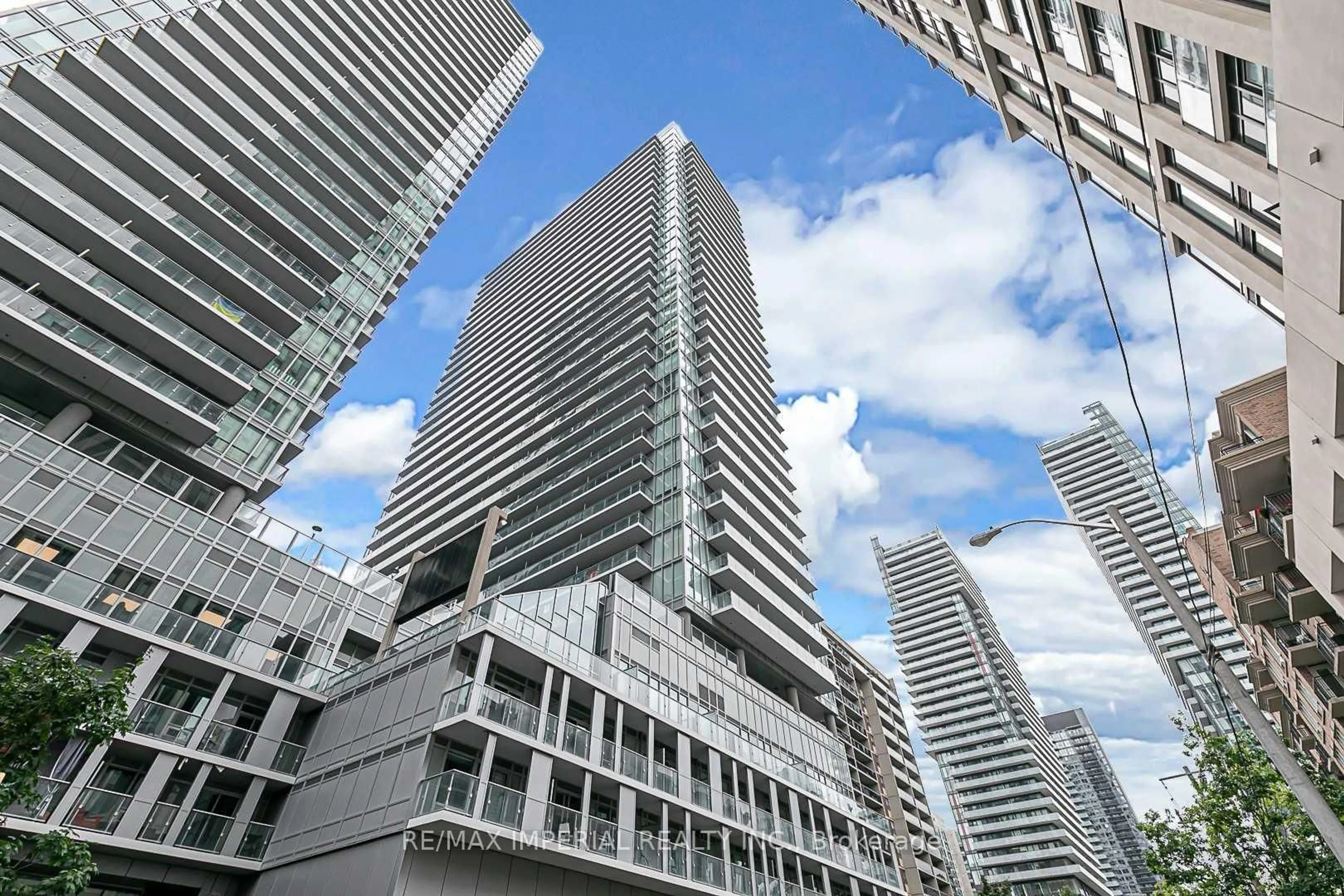 Unknown for 195 Redpath Ave #405, Toronto Ontario M4P 0E4