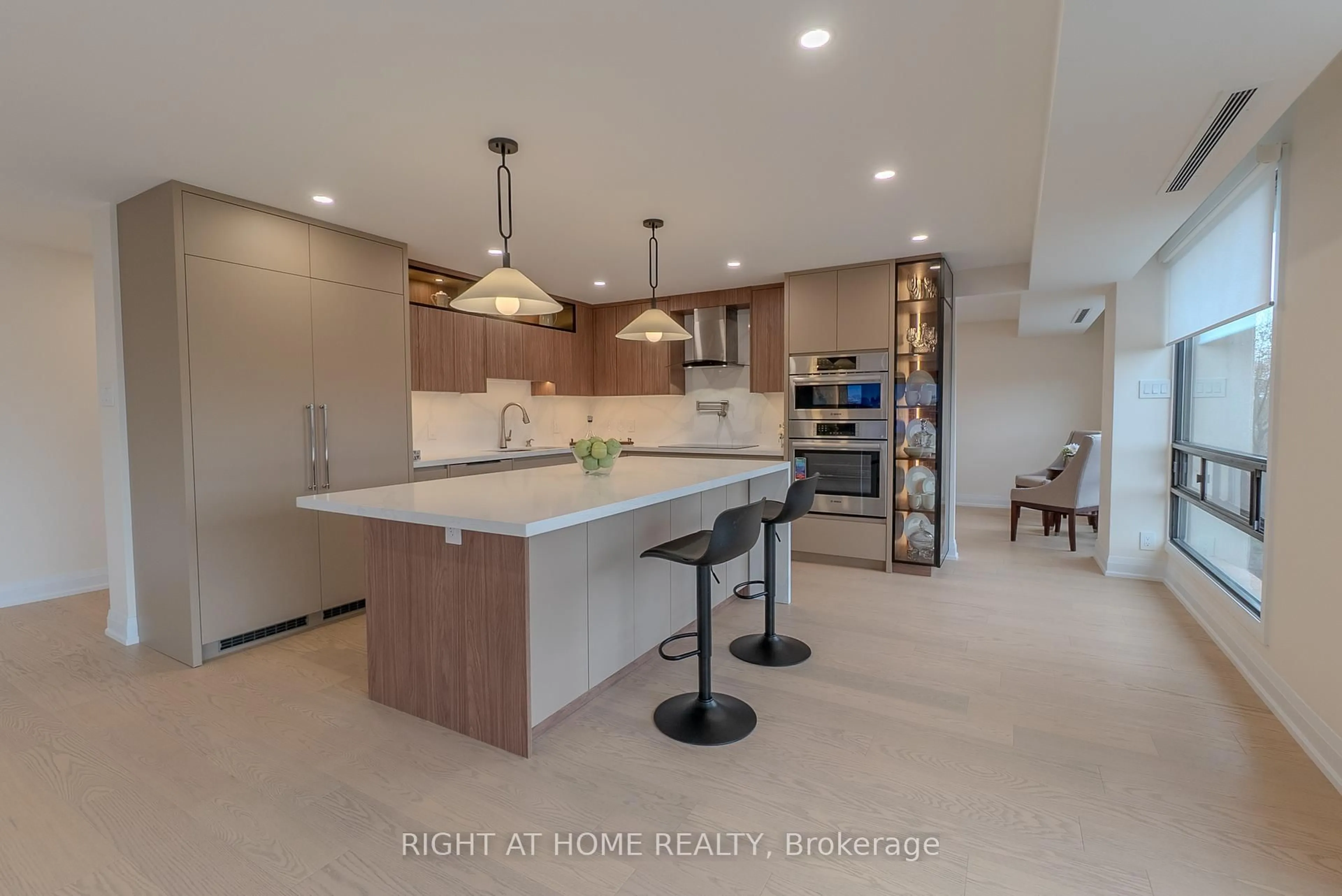 Open concept kitchen, ceramic/tile floor for 447 Walmer Rd #608, Toronto Ontario M5P 2X9
