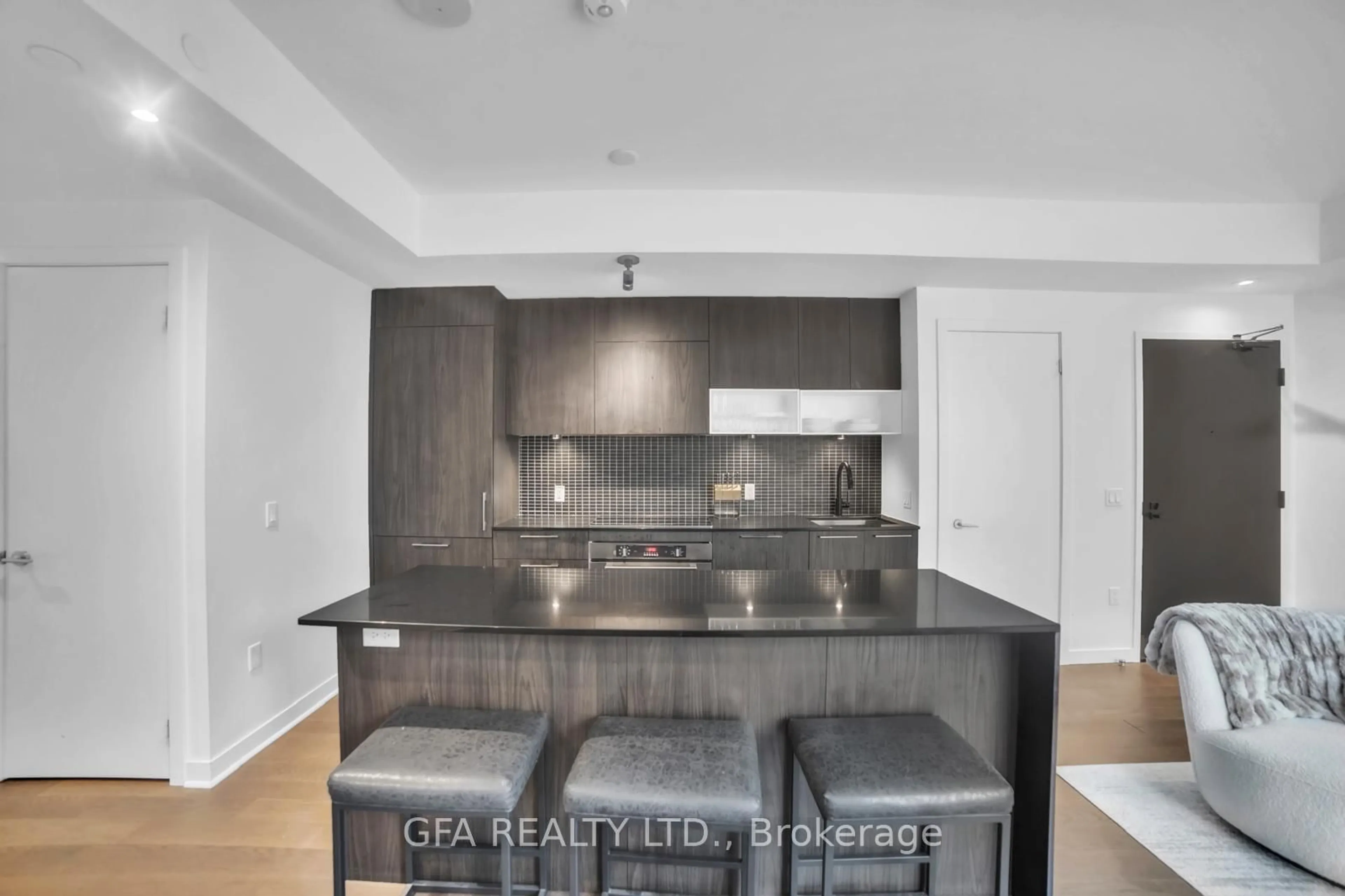 Unknown for 501 Adelaide St #310, Toronto Ontario M5V 1T4