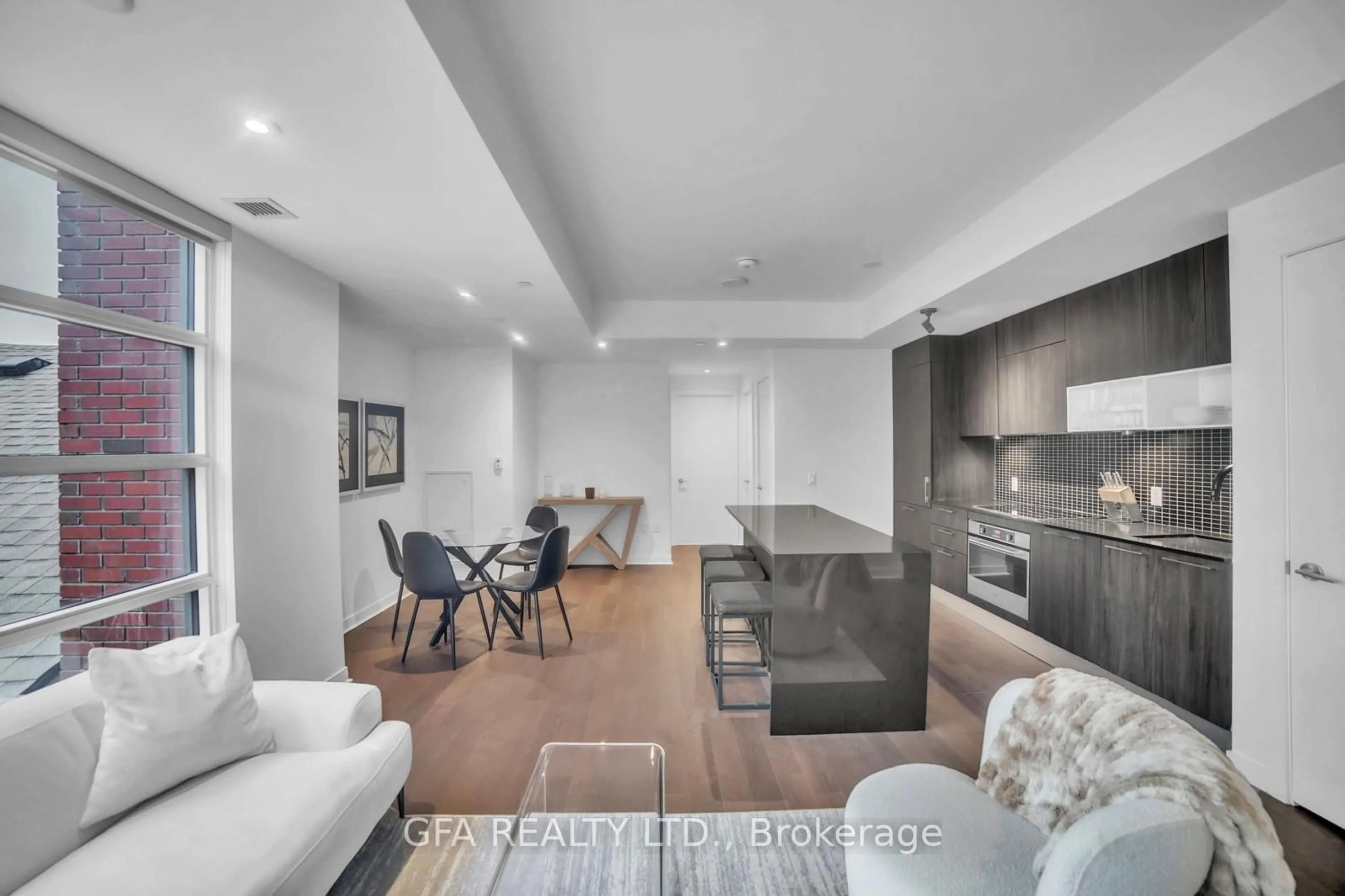 Unknown for 501 Adelaide St #310, Toronto Ontario M5V 1T4