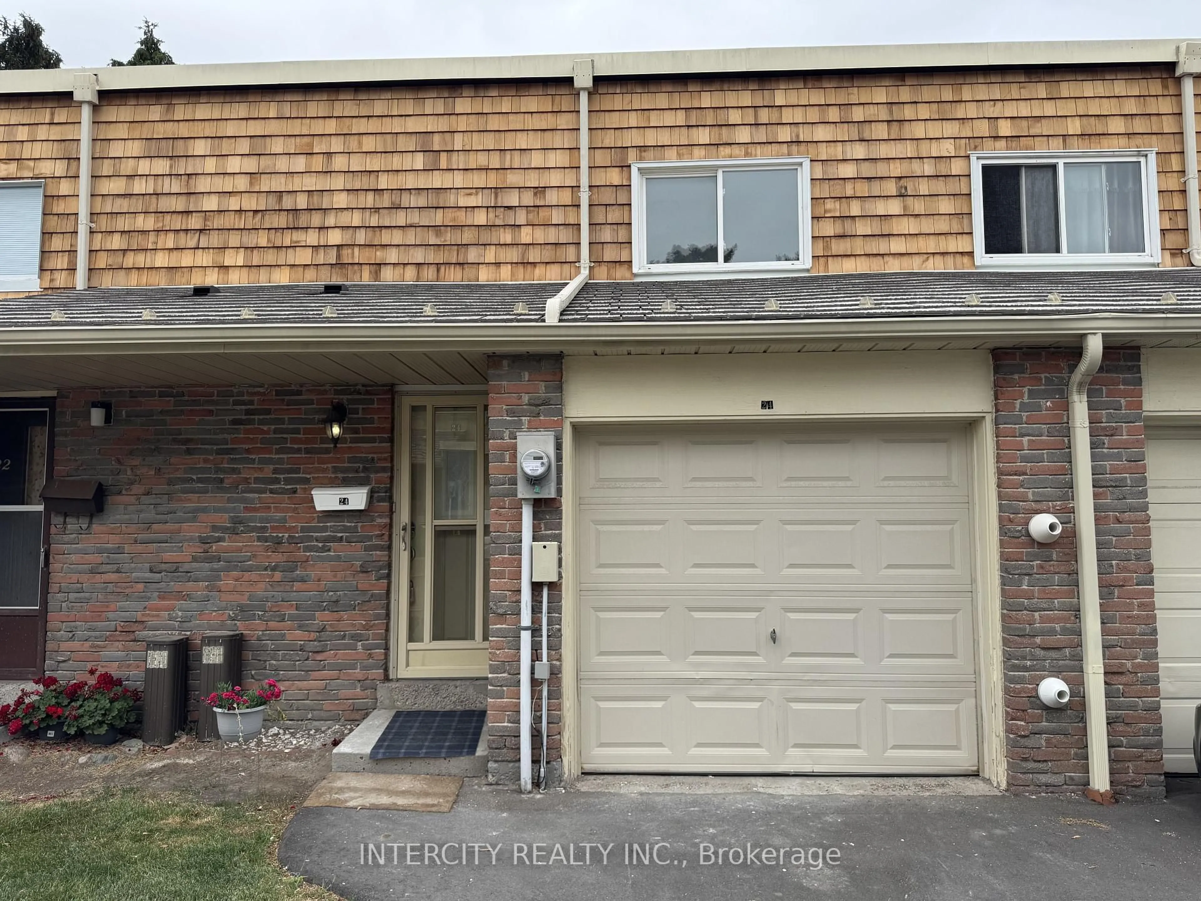 Home with brick exterior material, street for 24 Woody Vine Way, Toronto Ontario M2J 4H3