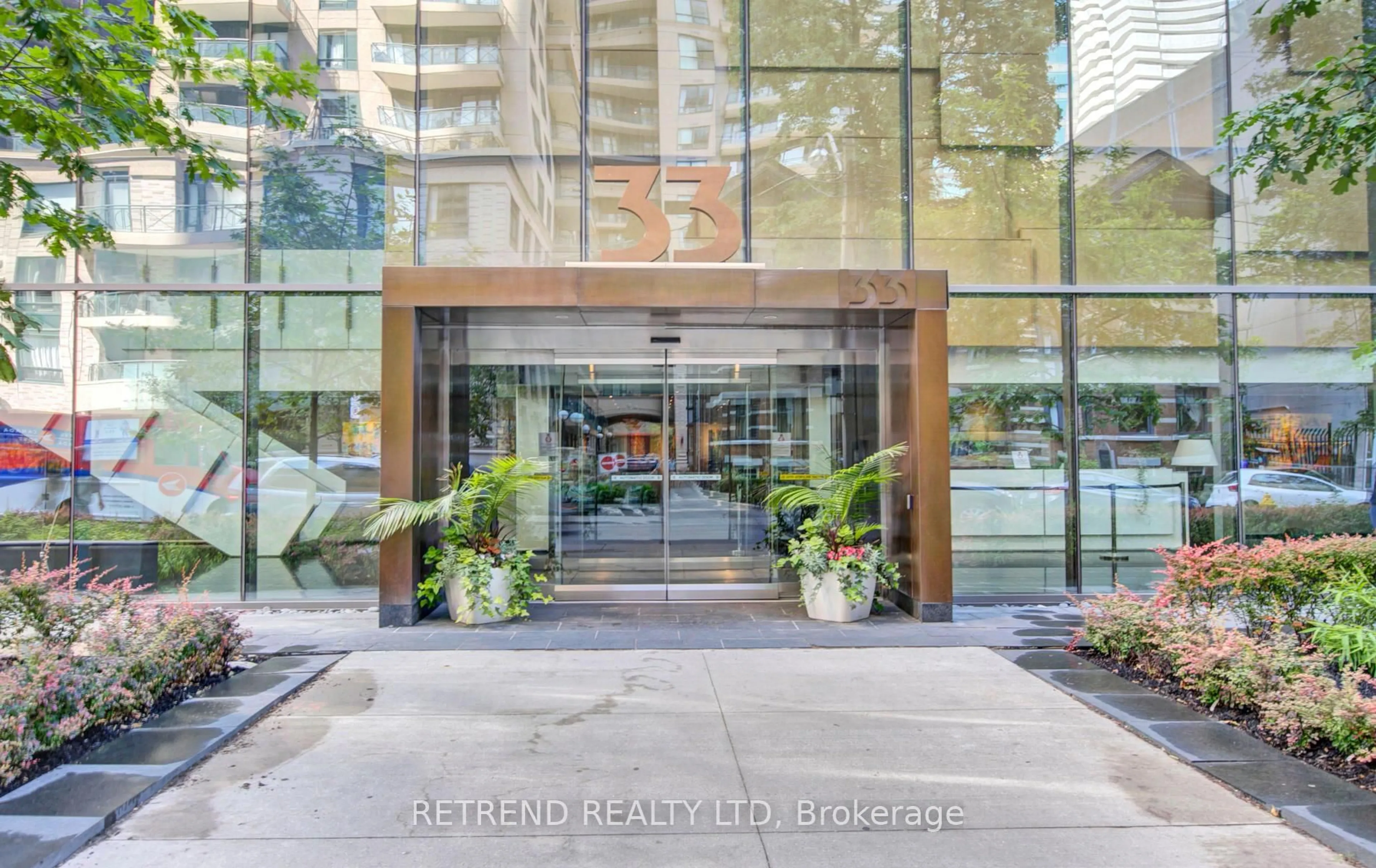 Indoor foyer for 33 Charles St #1010, Toronto Ontario M4Y 0B7