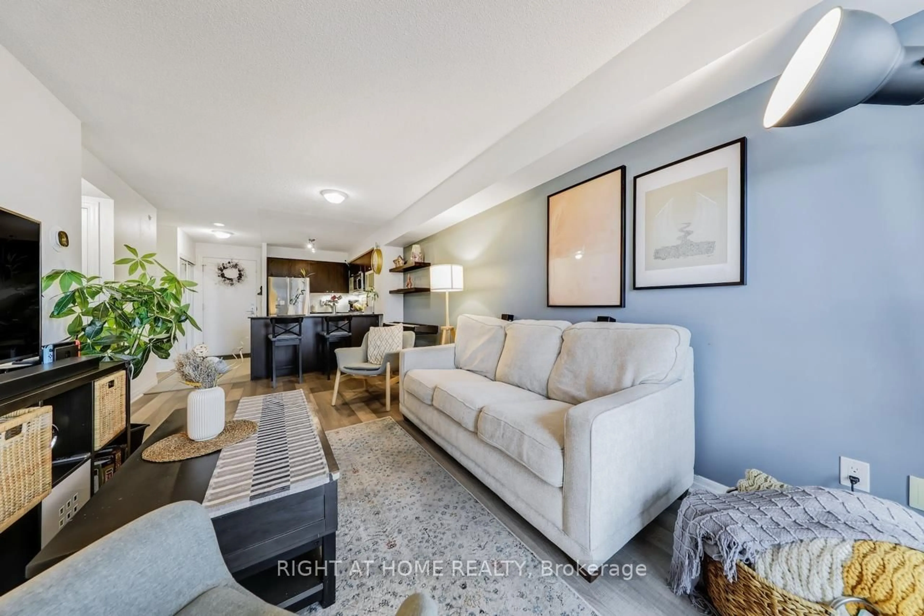 Living room with furniture, unknown for 275 Yorkland Rd #1408, Toronto Ontario M2J 0B4