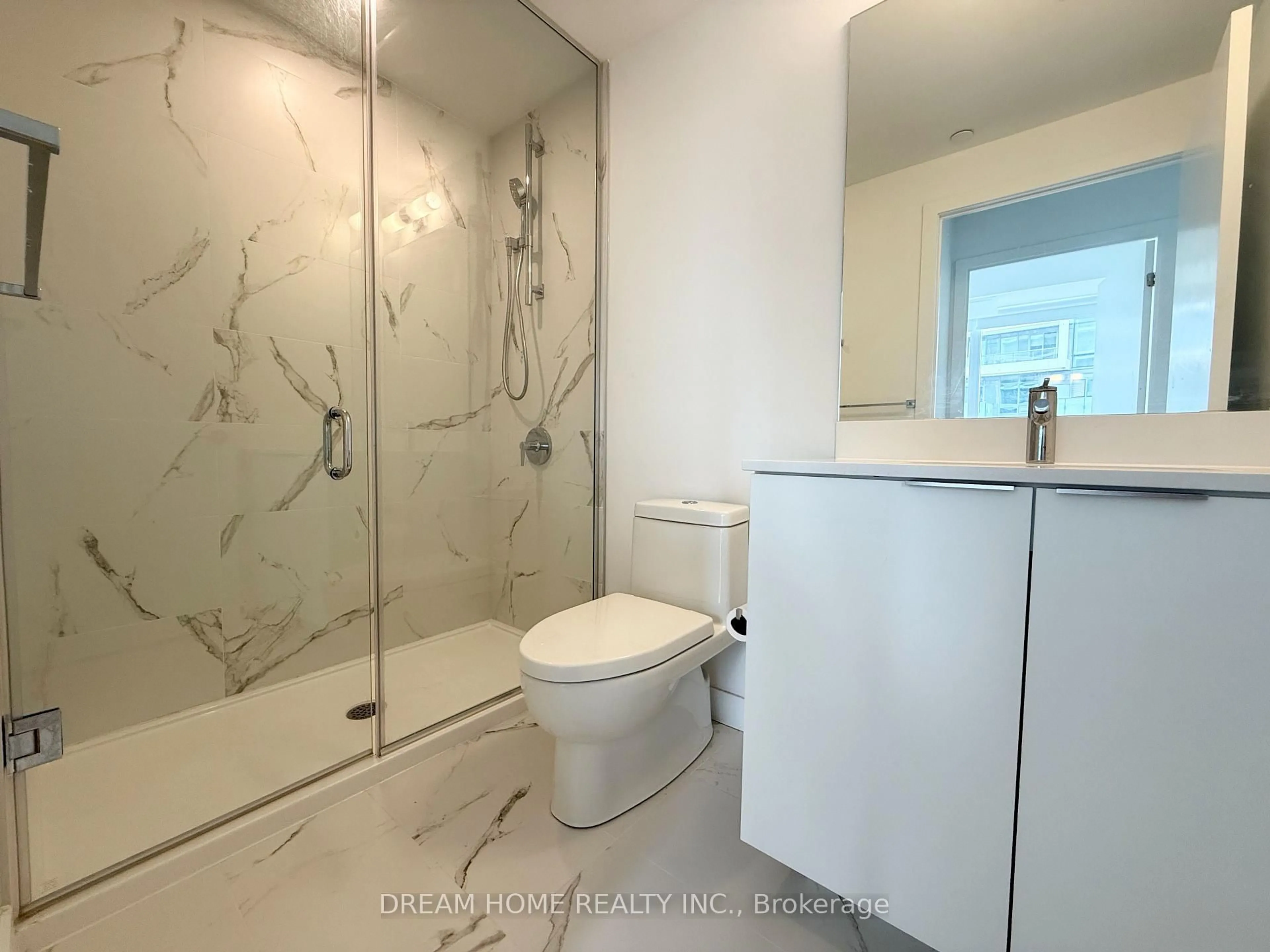Standard bathroom, ceramic/tile floor for 7 Golden Lion Hts #N1006, Toronto Ontario M2M 0C1