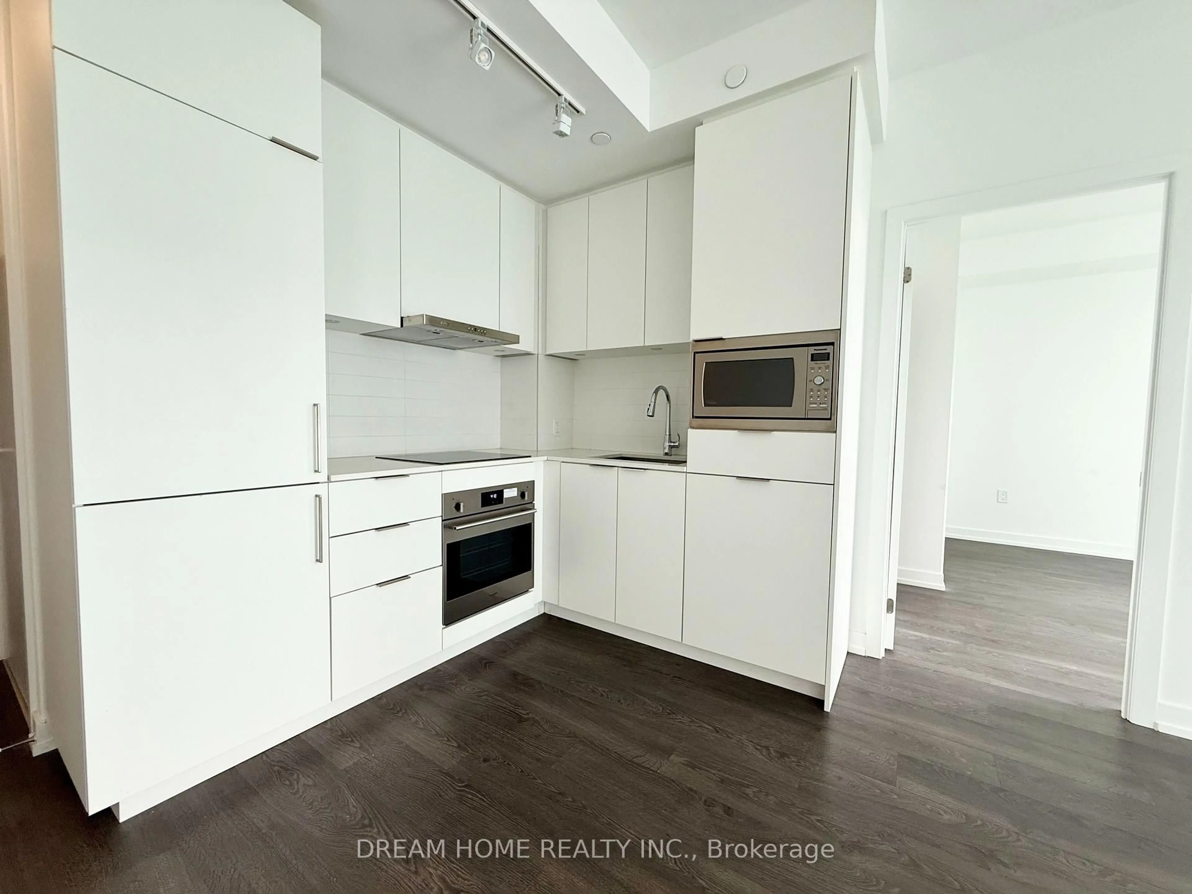 Standard kitchen, unknown for 7 Golden Lion Hts #N1006, Toronto Ontario M2M 0C1