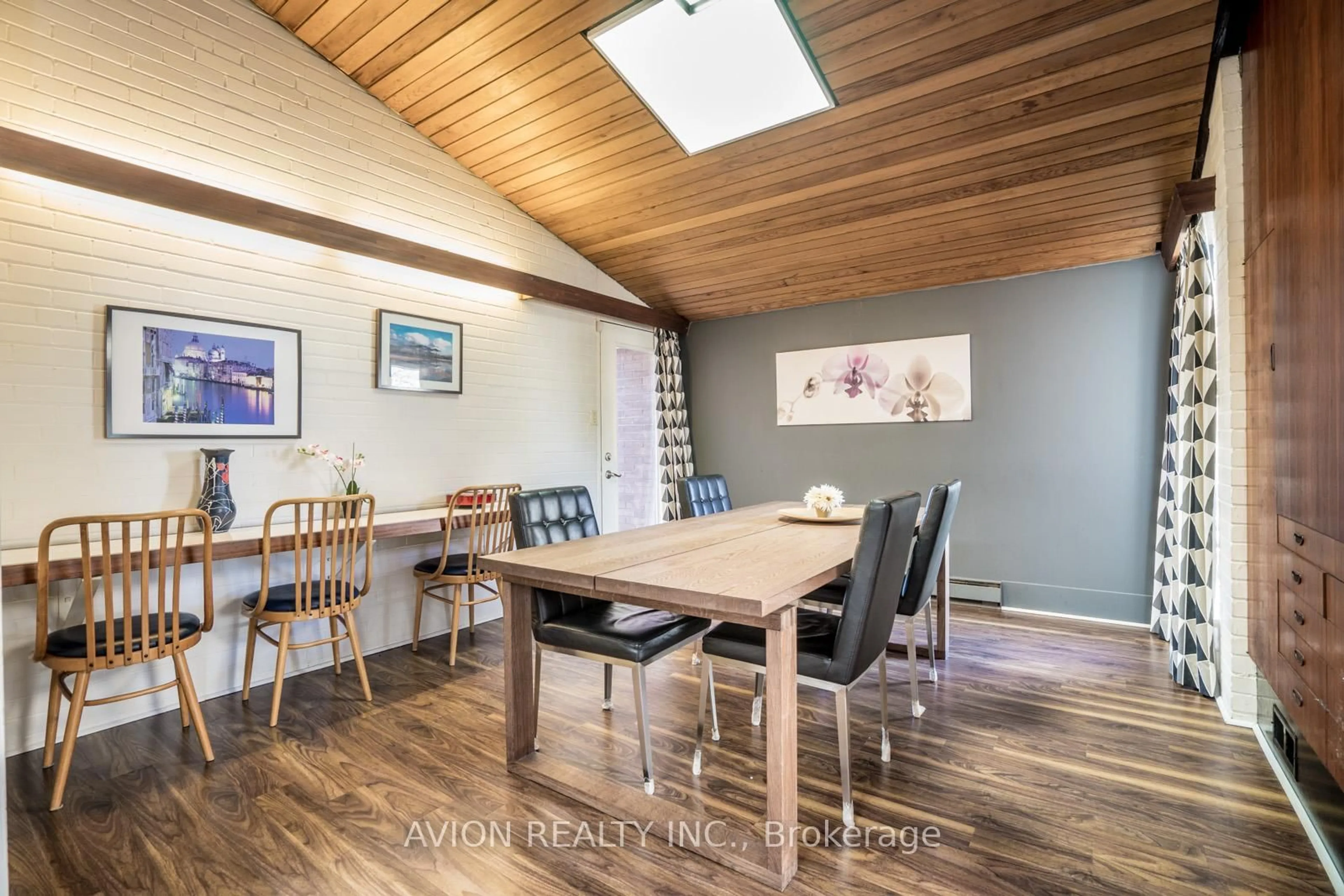 Dining room, wood/laminate floor for 215 Dunview Ave, Toronto Ontario M2N 4H9