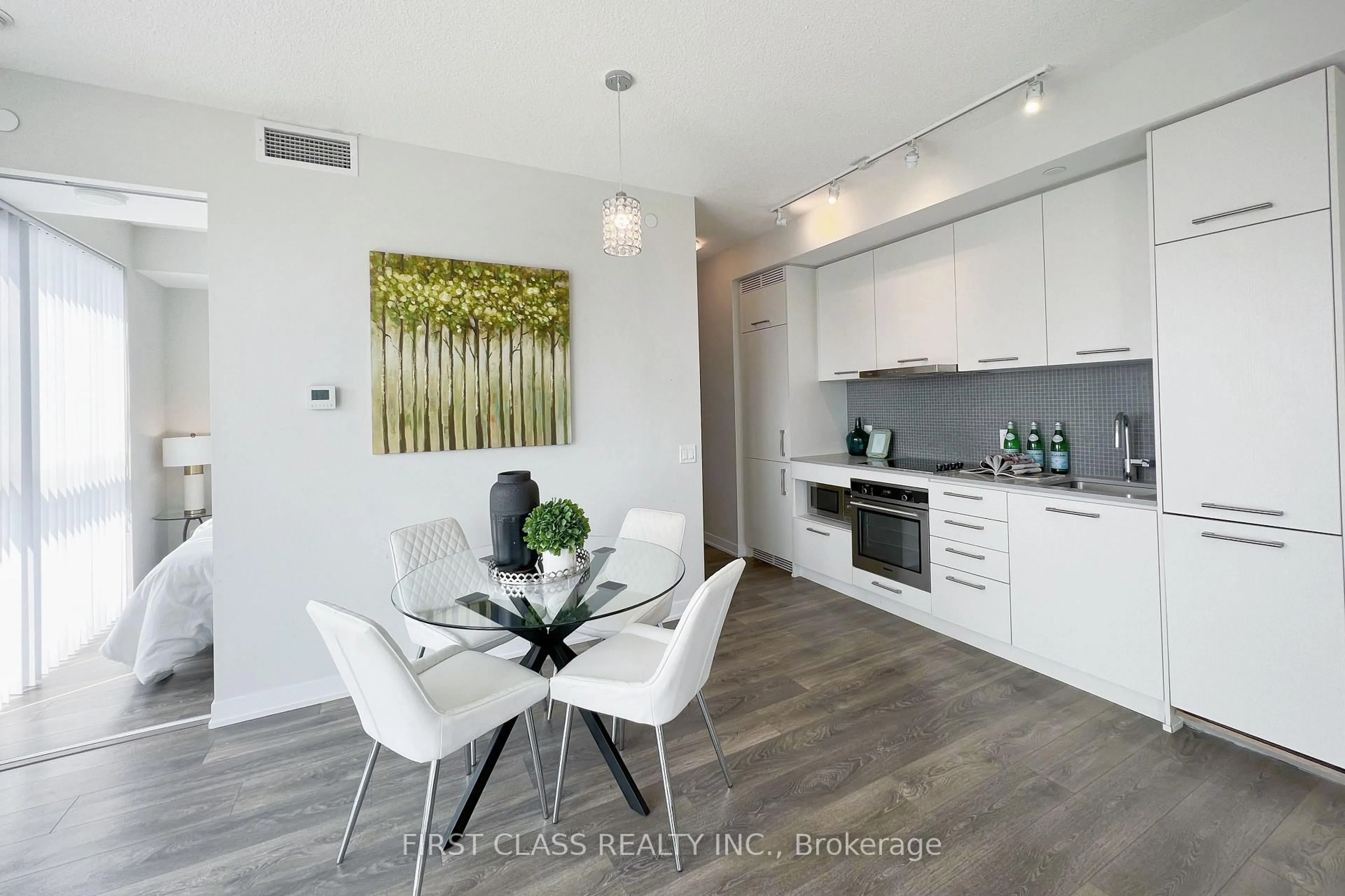 Unknown for 87 Peter St #4102, Toronto Ontario M5V 0P1