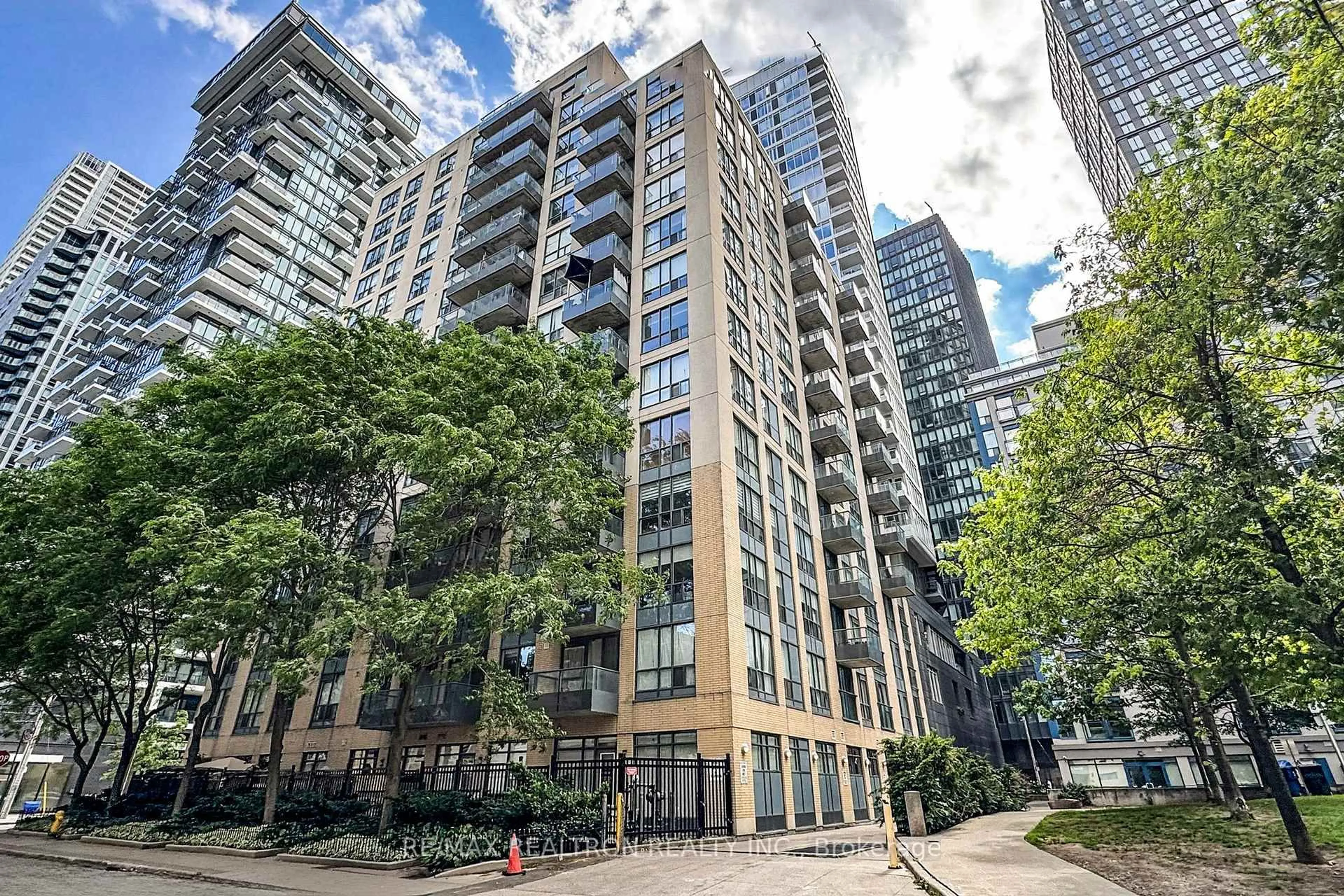 Unknown for 76 Shuter St #808, Toronto Ontario M5B 2N2