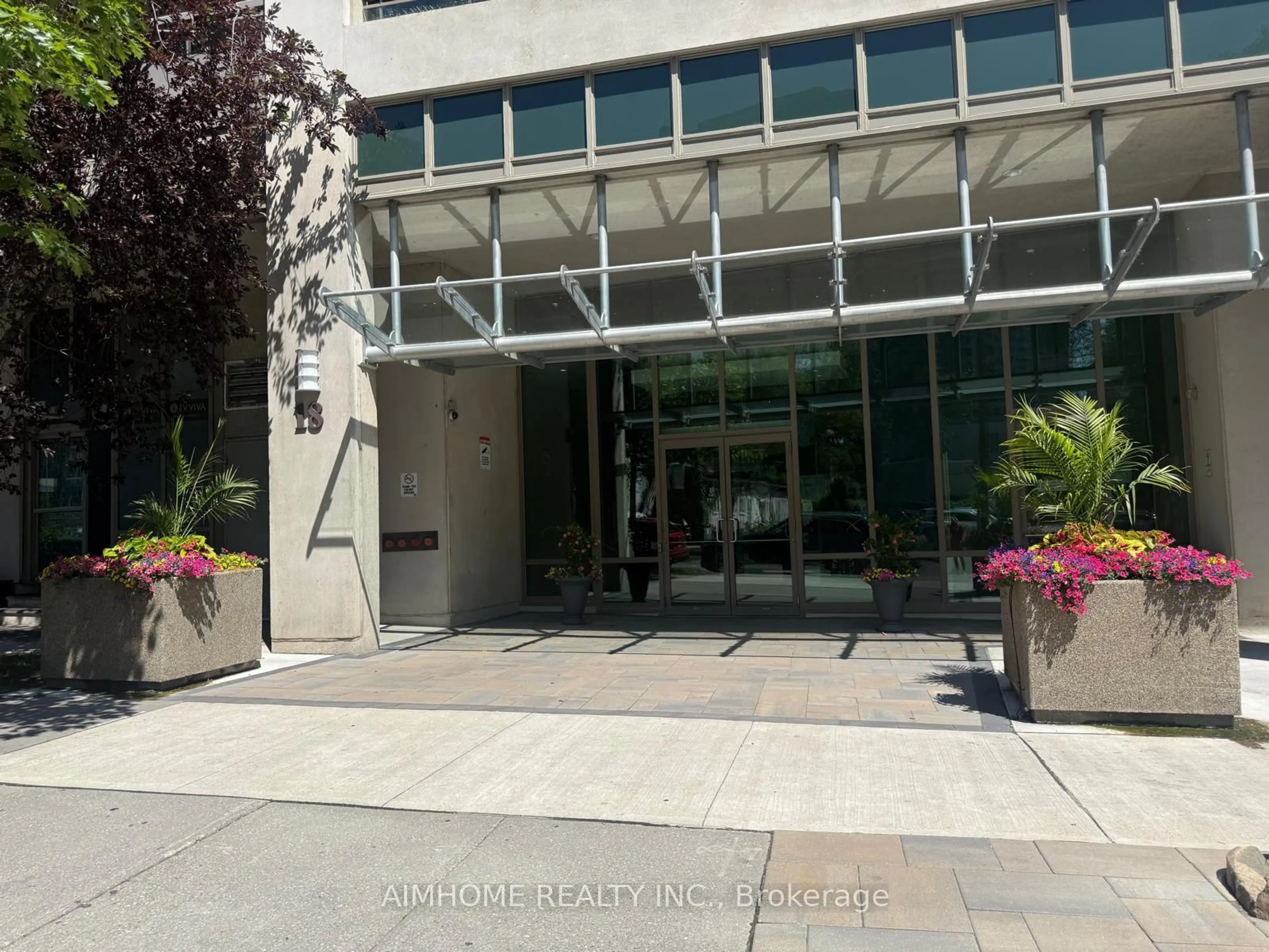 Indoor foyer for 18 Parkview Ave #1211, Toronto Ontario M2N 7H7