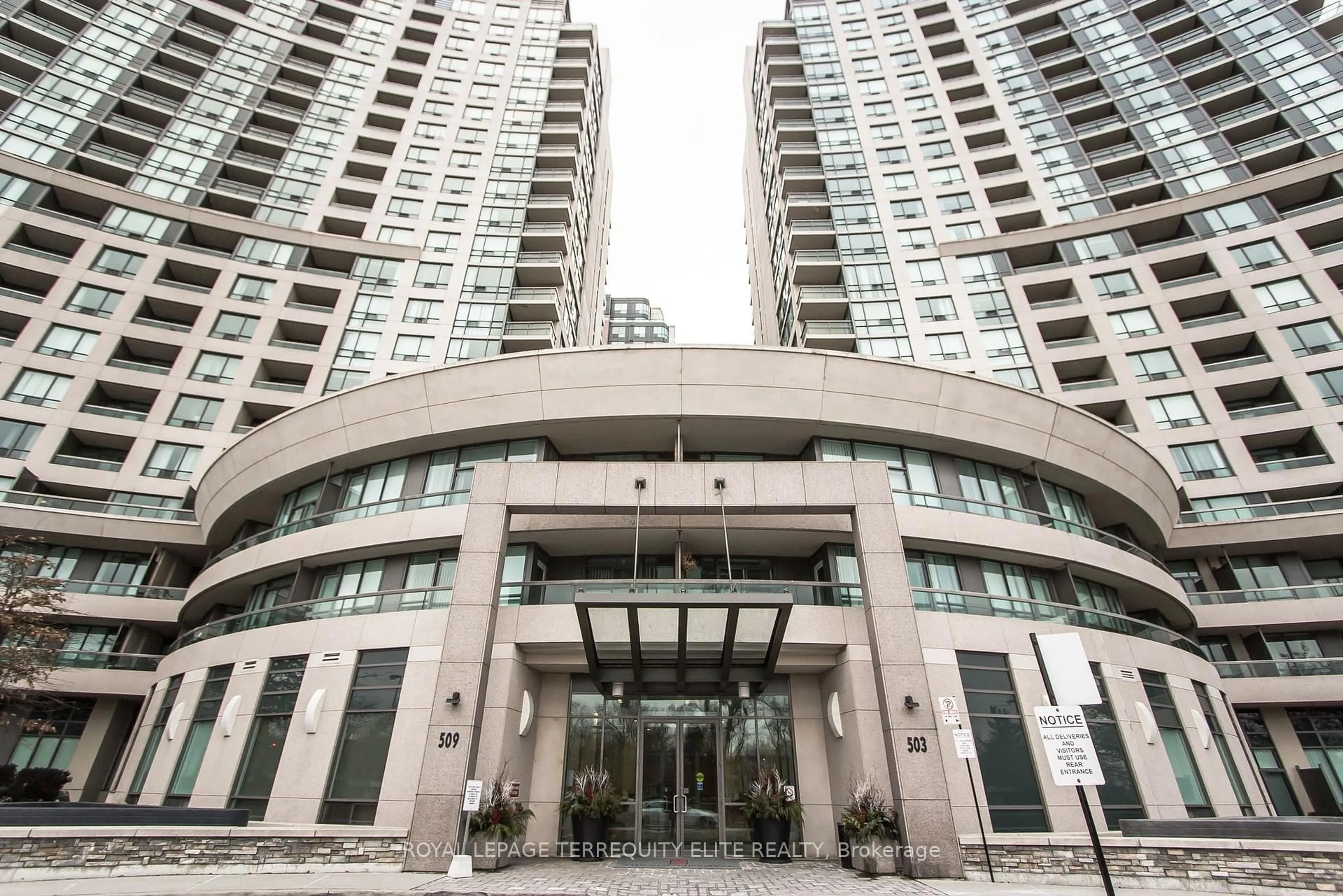 Indoor foyer for 503 Beecroft Rd #2108, Toronto Ontario M2N 0A2