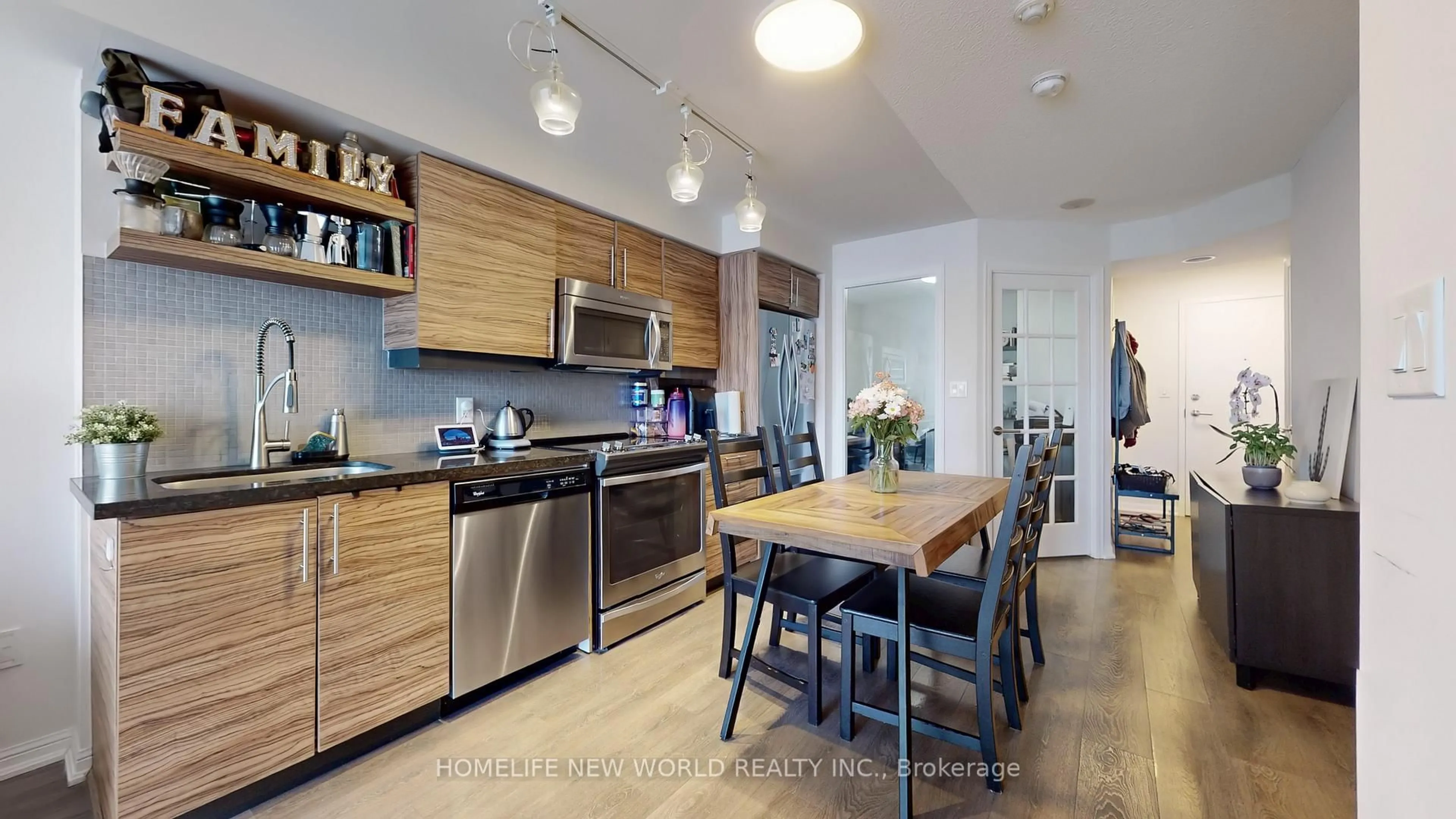 Contemporary kitchen, unknown for 400 Adelaide St #717, Toronto Ontario M5A 1N4