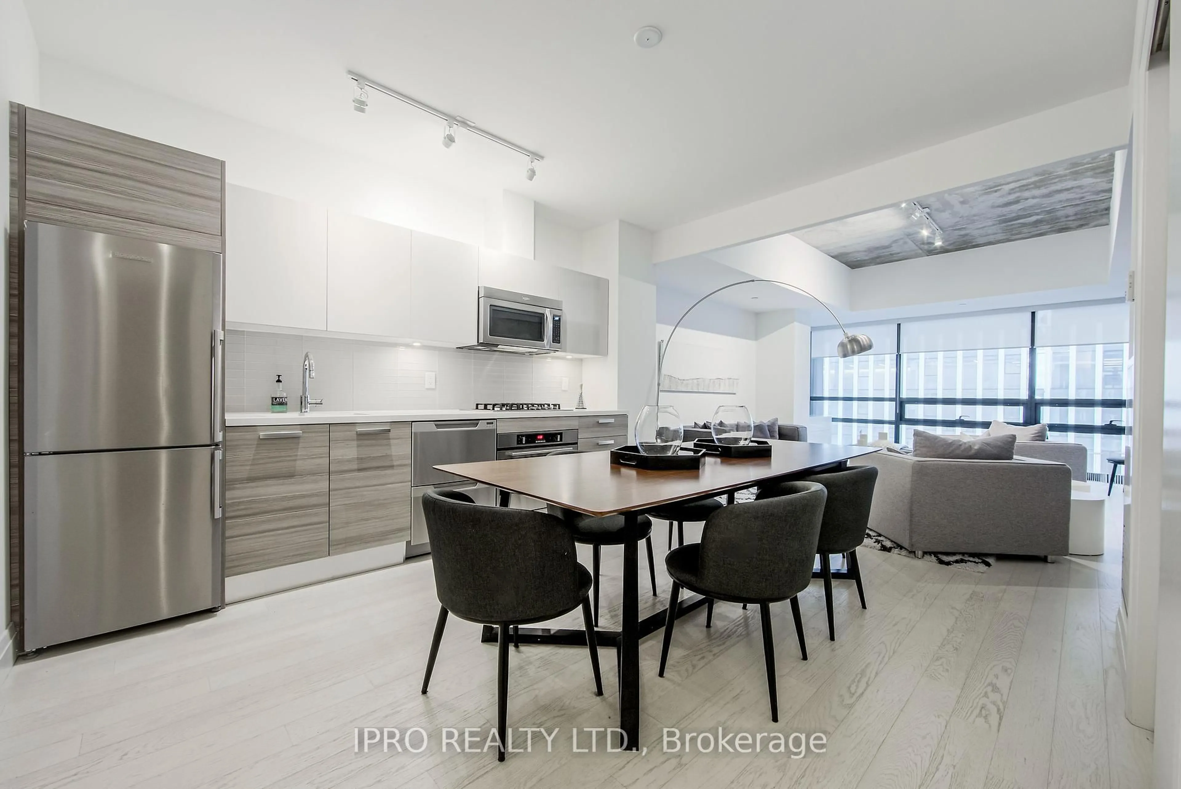 Open concept kitchen, ceramic/tile floor for 224 King St #501, Toronto Ontario M5V 1H8