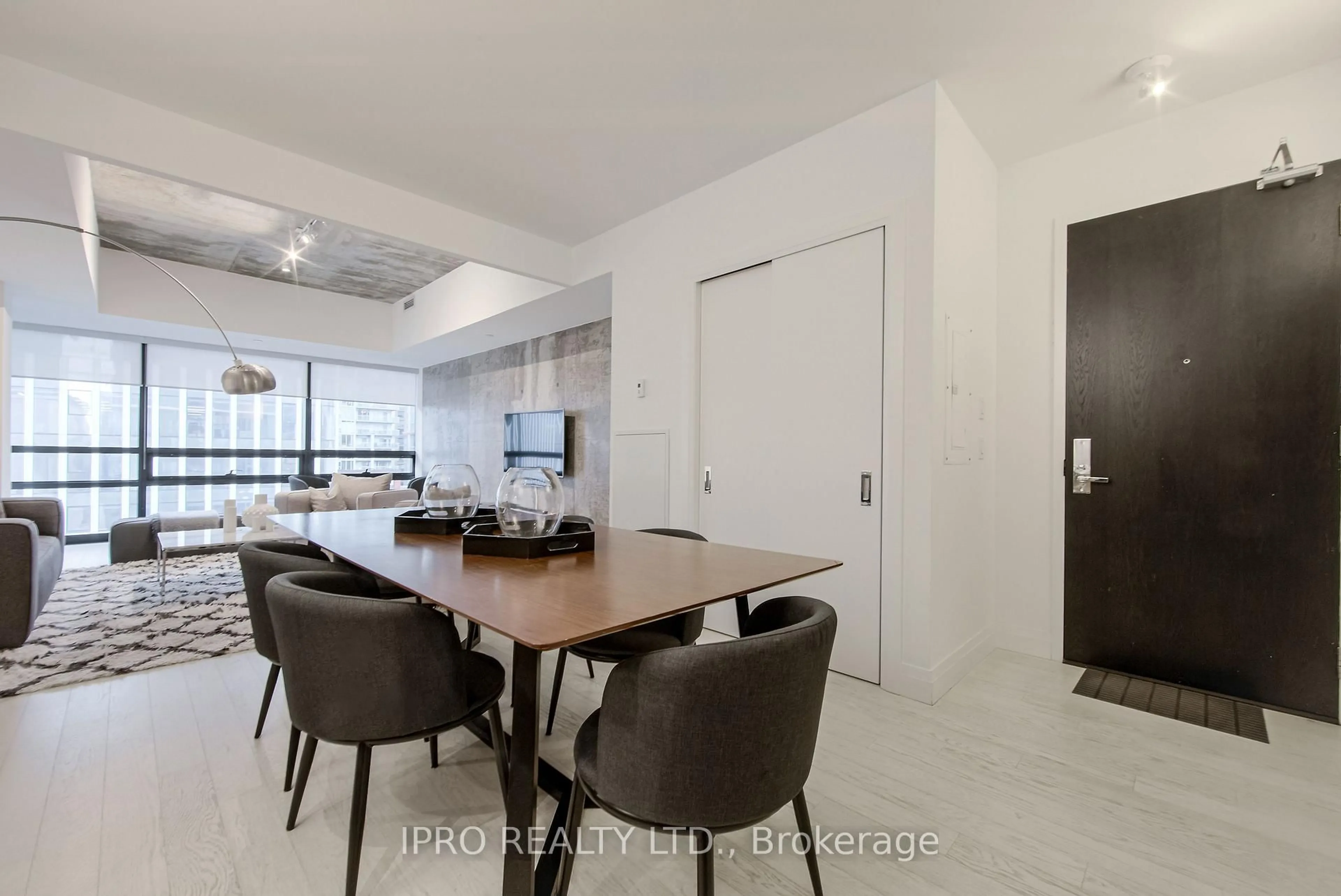 Unknown for 224 King St #501, Toronto Ontario M5V 1H8