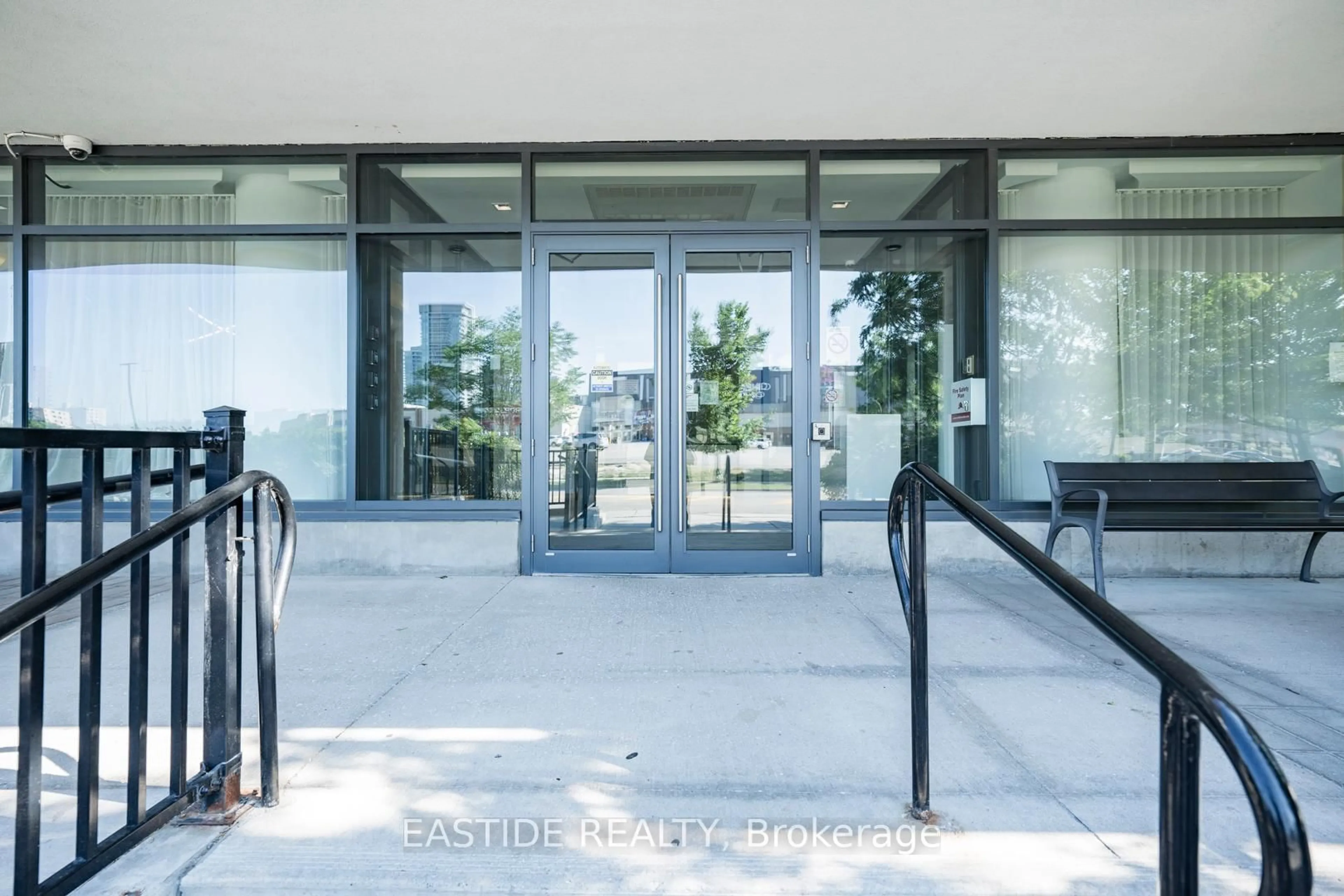 Indoor foyer for 150 Fairview Mall Dr #1201, Toronto Ontario M2J 0E7