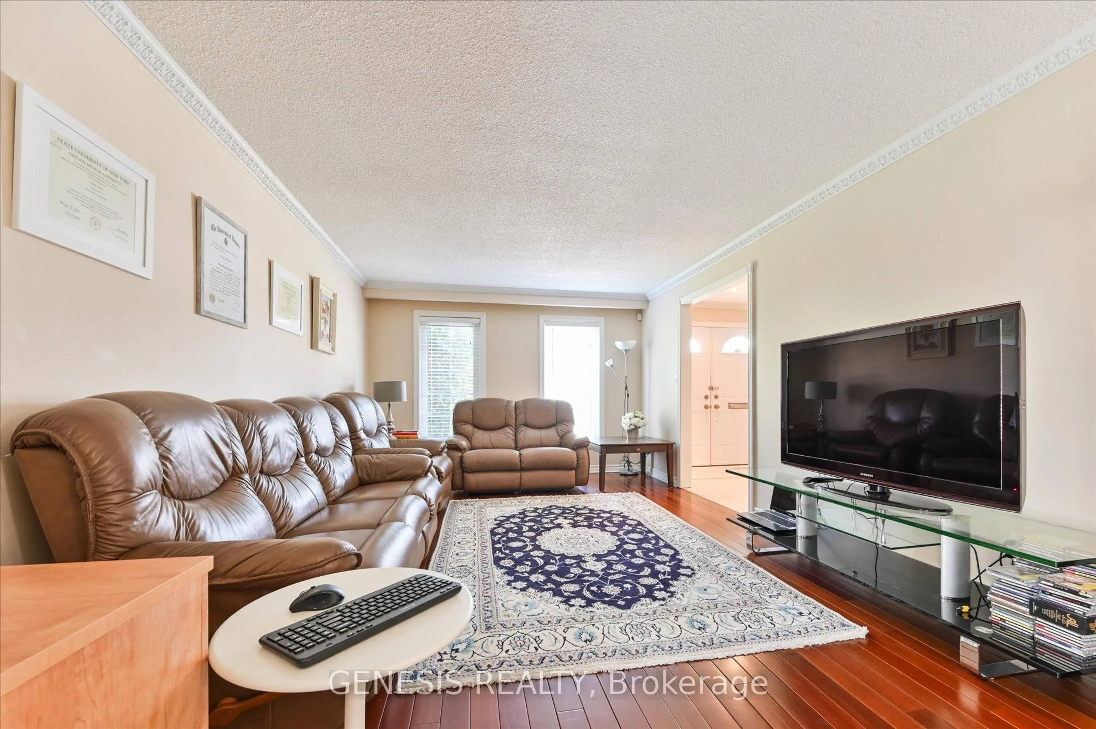 Living room with furniture, unknown for 242 Banbury Rd, Toronto Ontario M3B 3C8