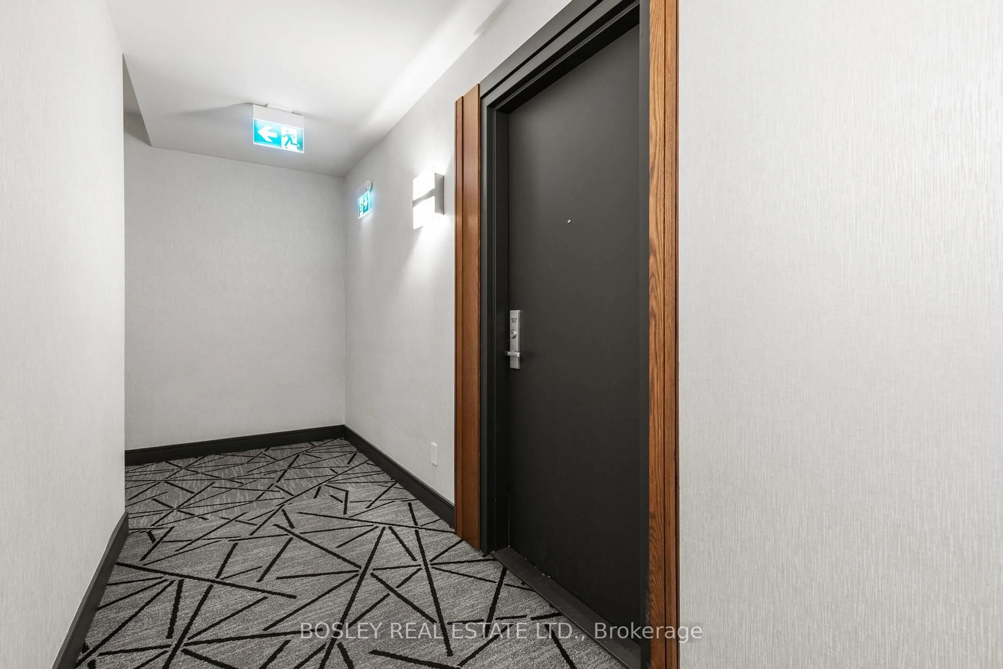 Indoor foyer for 8 Charlotte St #507, Toronto Ontario M5V 0K4