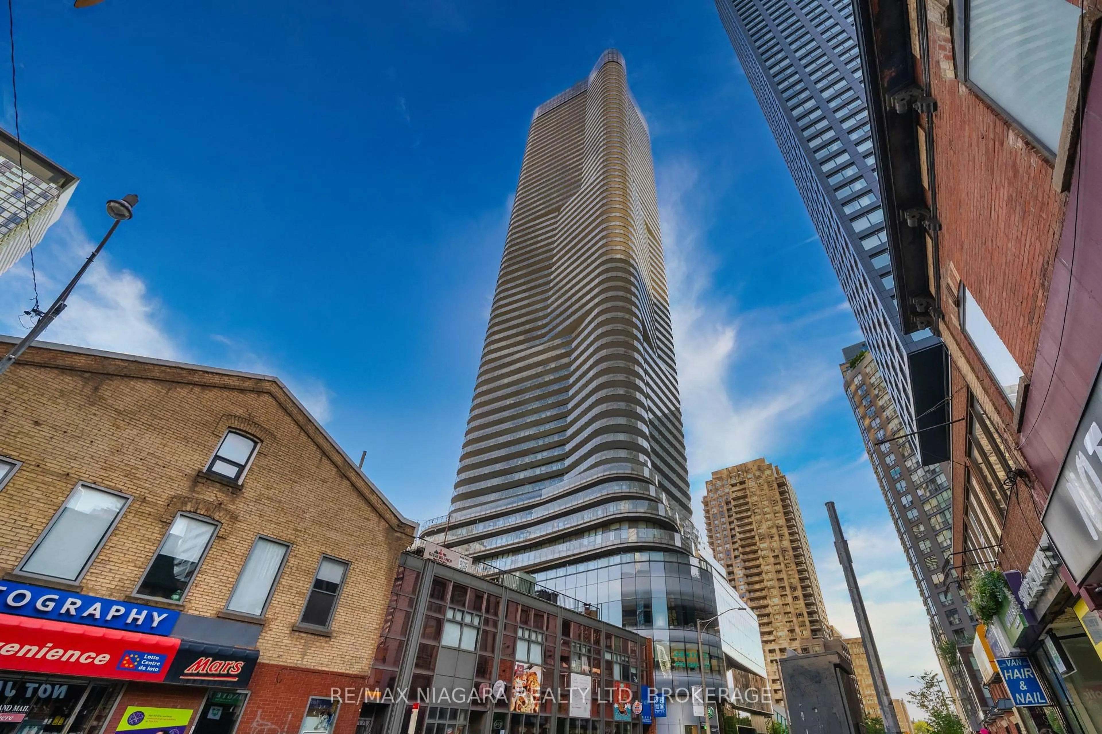 Unknown for 11 Wellesley St #1105, Toronto Ontario M4Y 0G4
