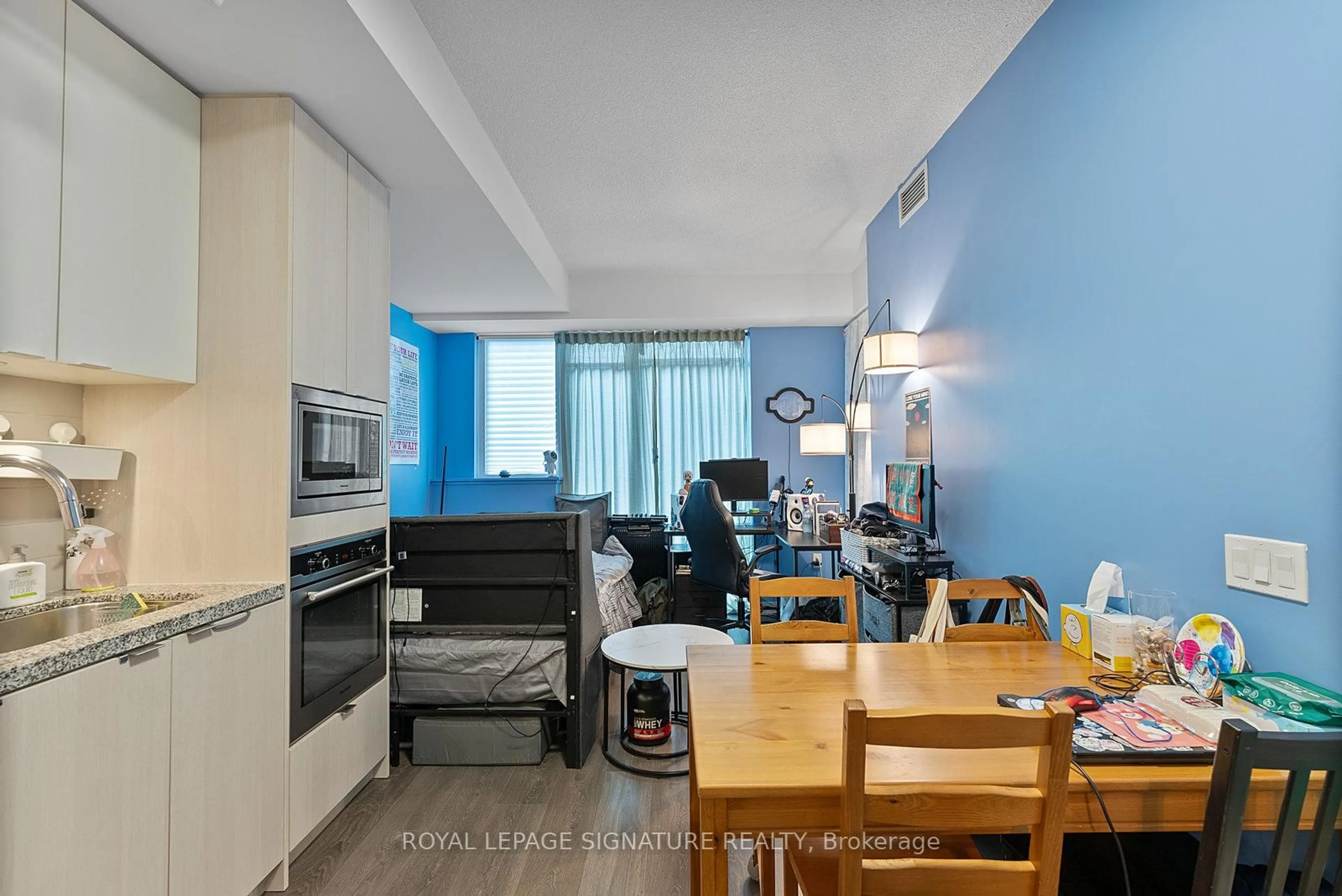 Unknown for 115 Blue Jays Way #806, Toronto Ontario M5V 0N4