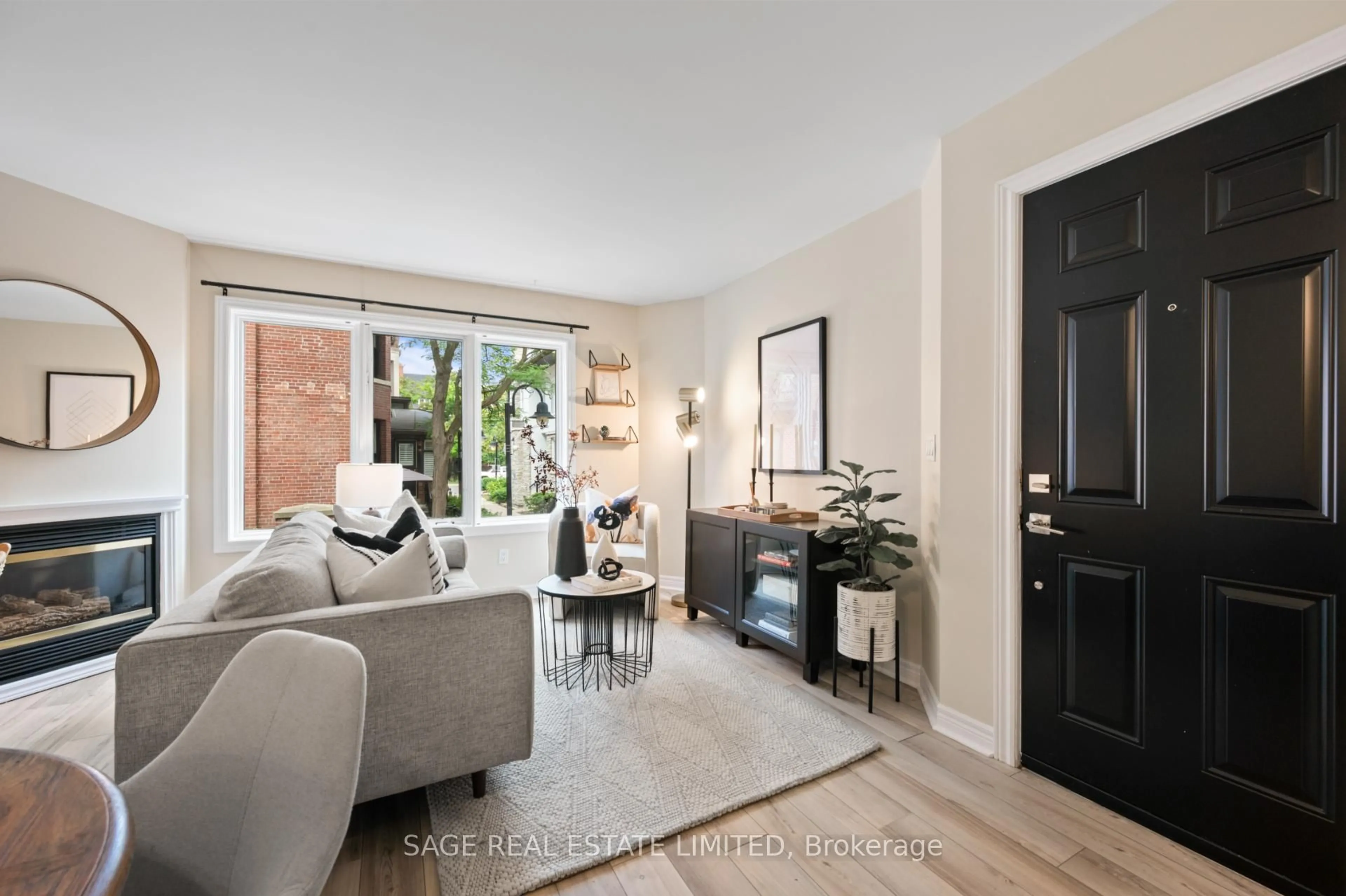 Living room with furniture, unknown for 232 St George St #15, Toronto Ontario M5R 2N5