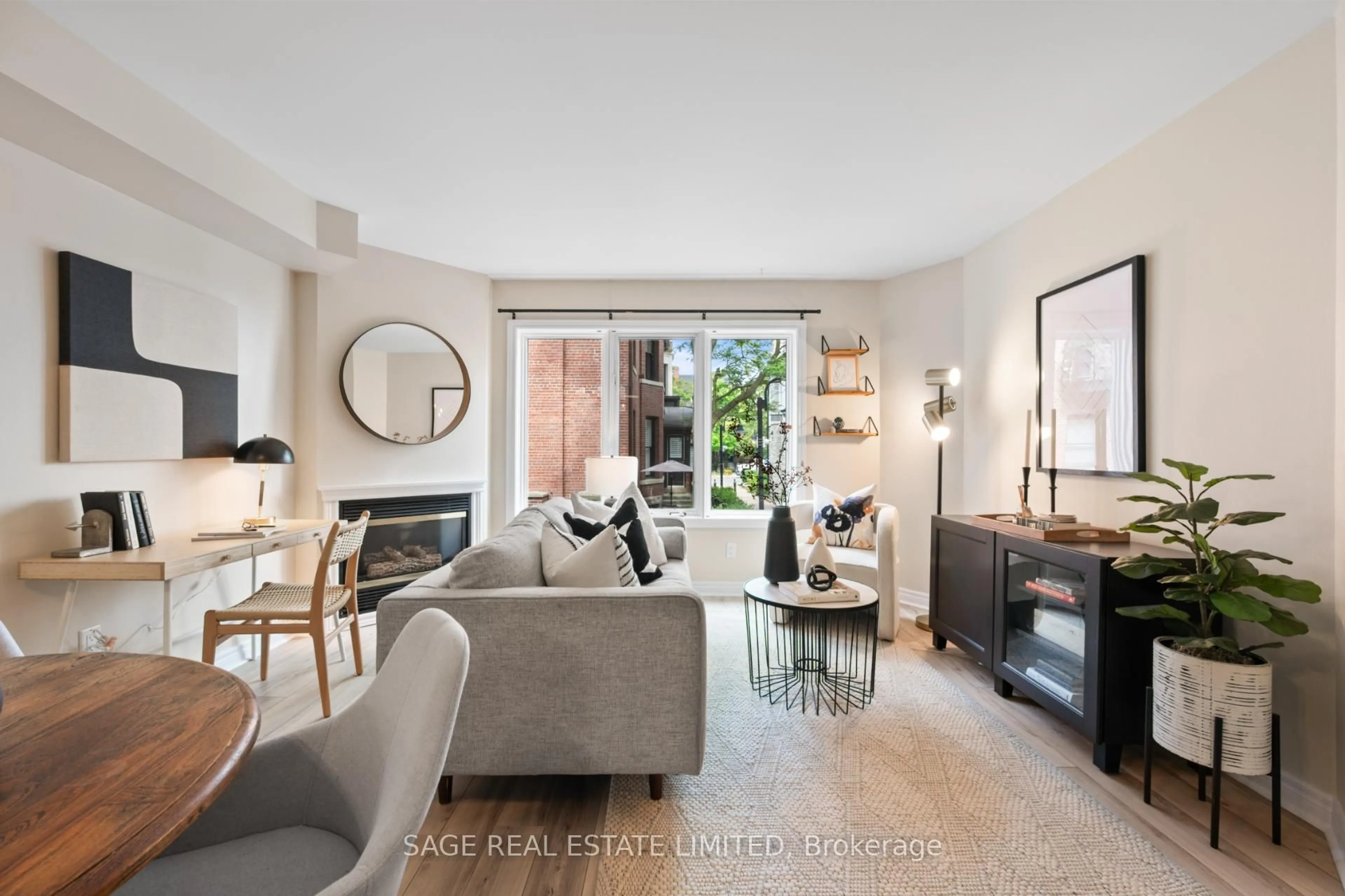 Living room with furniture, unknown for 232 St George St #15, Toronto Ontario M5R 2N5