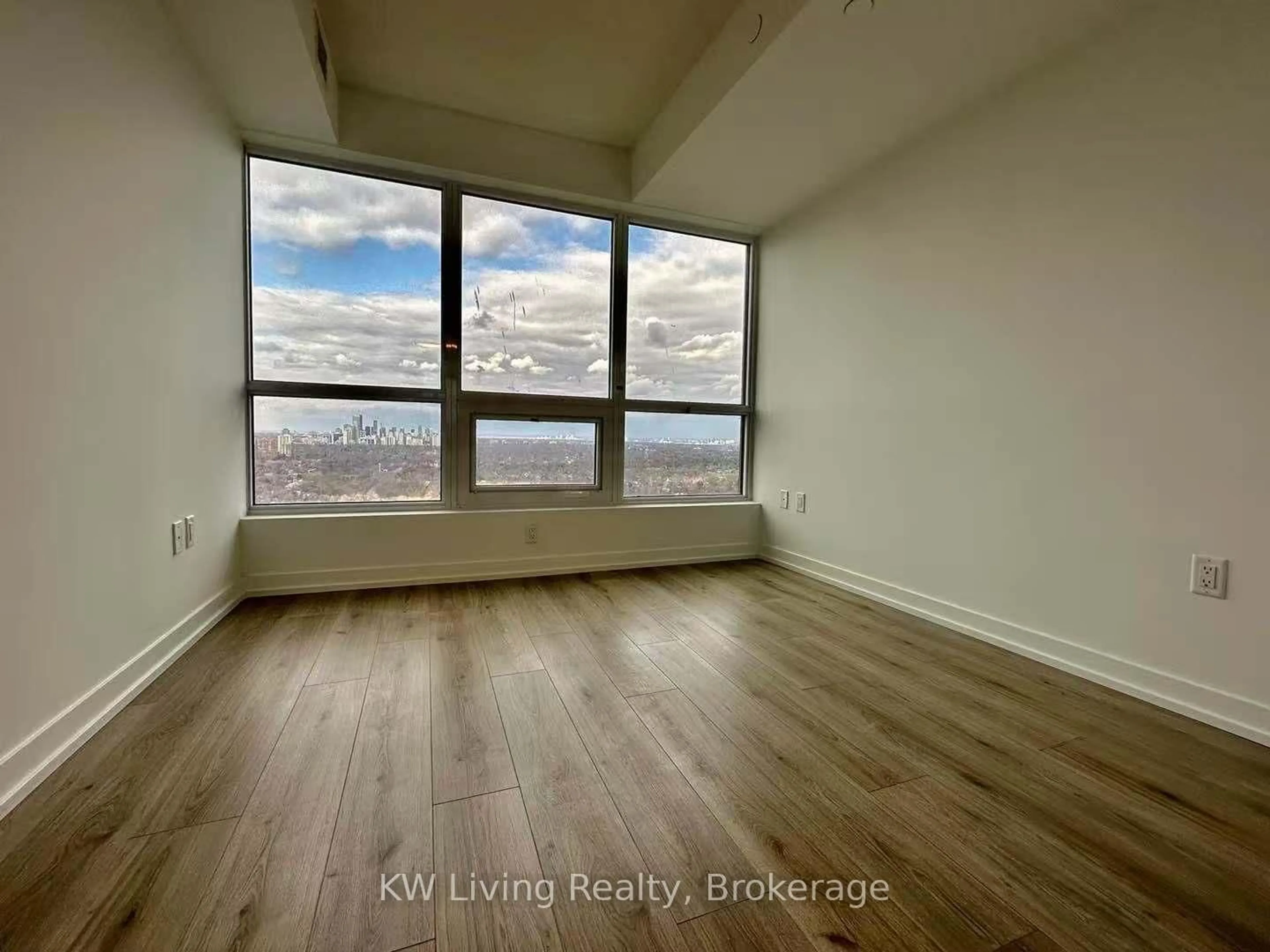 A pic of a room for 395 Bloor St #4004, Toronto Ontario M4W 0B4