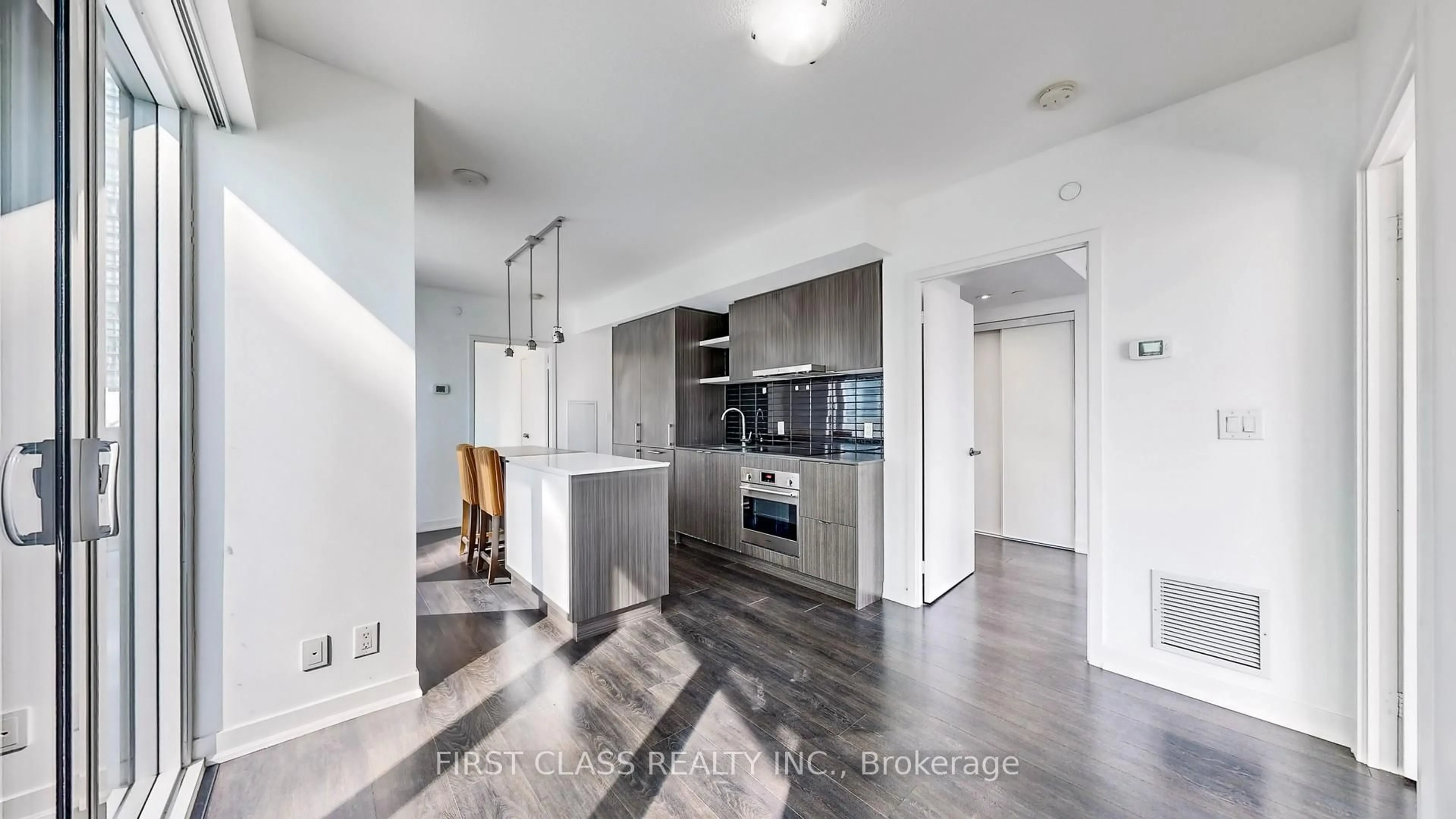 Open concept kitchen, unknown for 100 Harbour St #1210, Toronto Ontario M5J 0B5