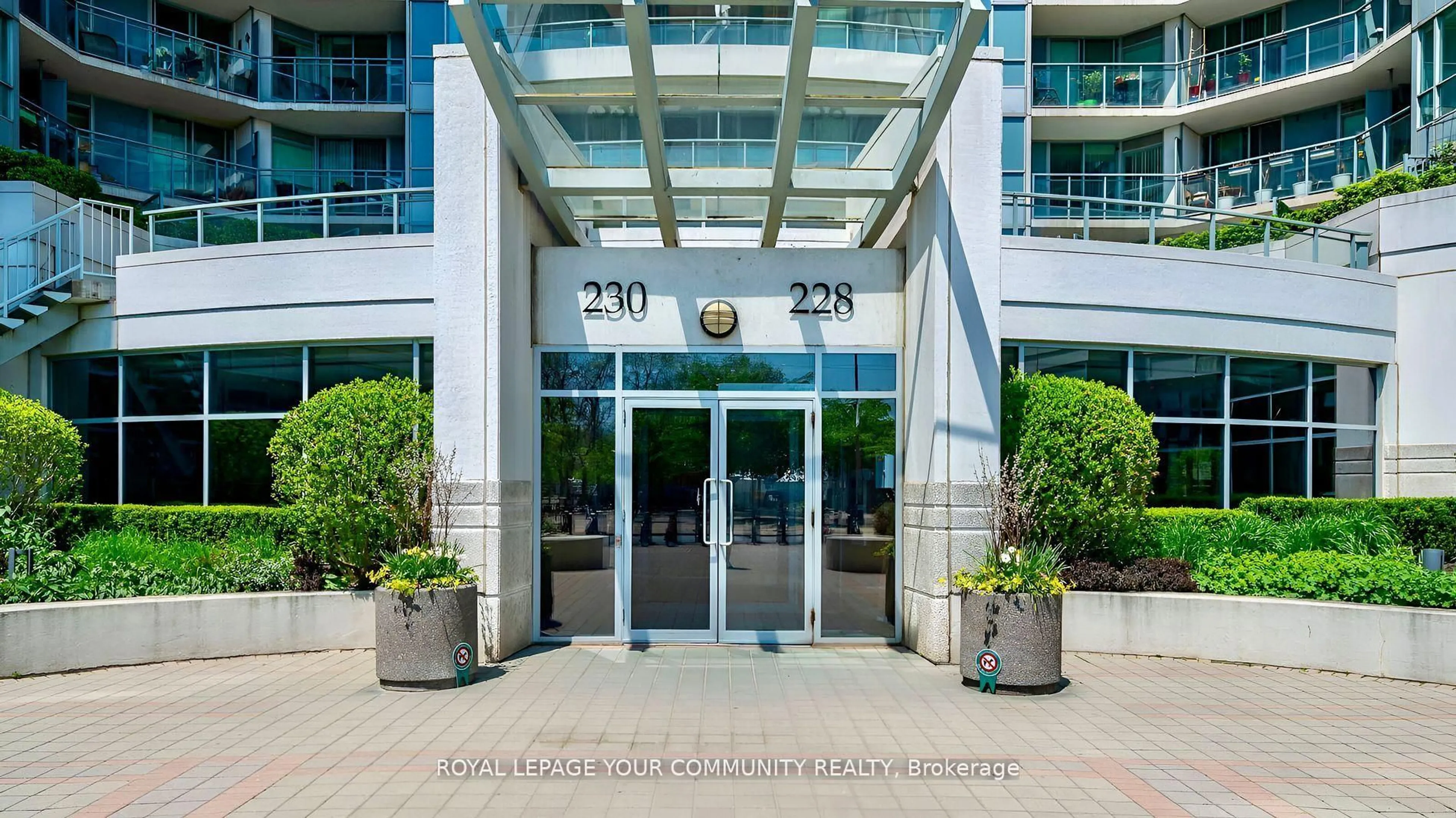 Indoor foyer for 230 Queens Quay #2323, Toronto Ontario M5J 2Y7