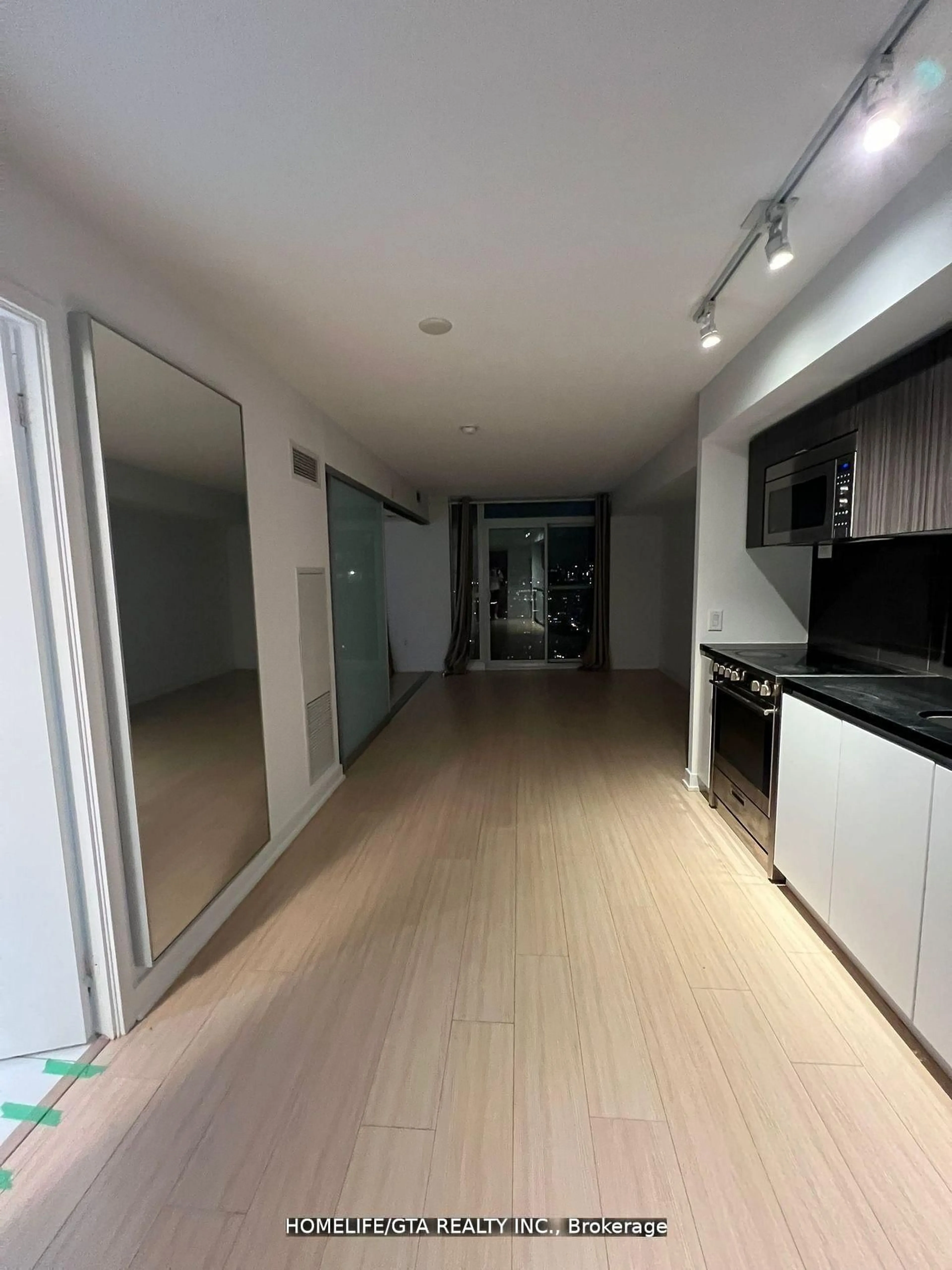 A pic of a room for 85 Queens Wharf Rd #2811, Toronto Ontario M5V 0J9
