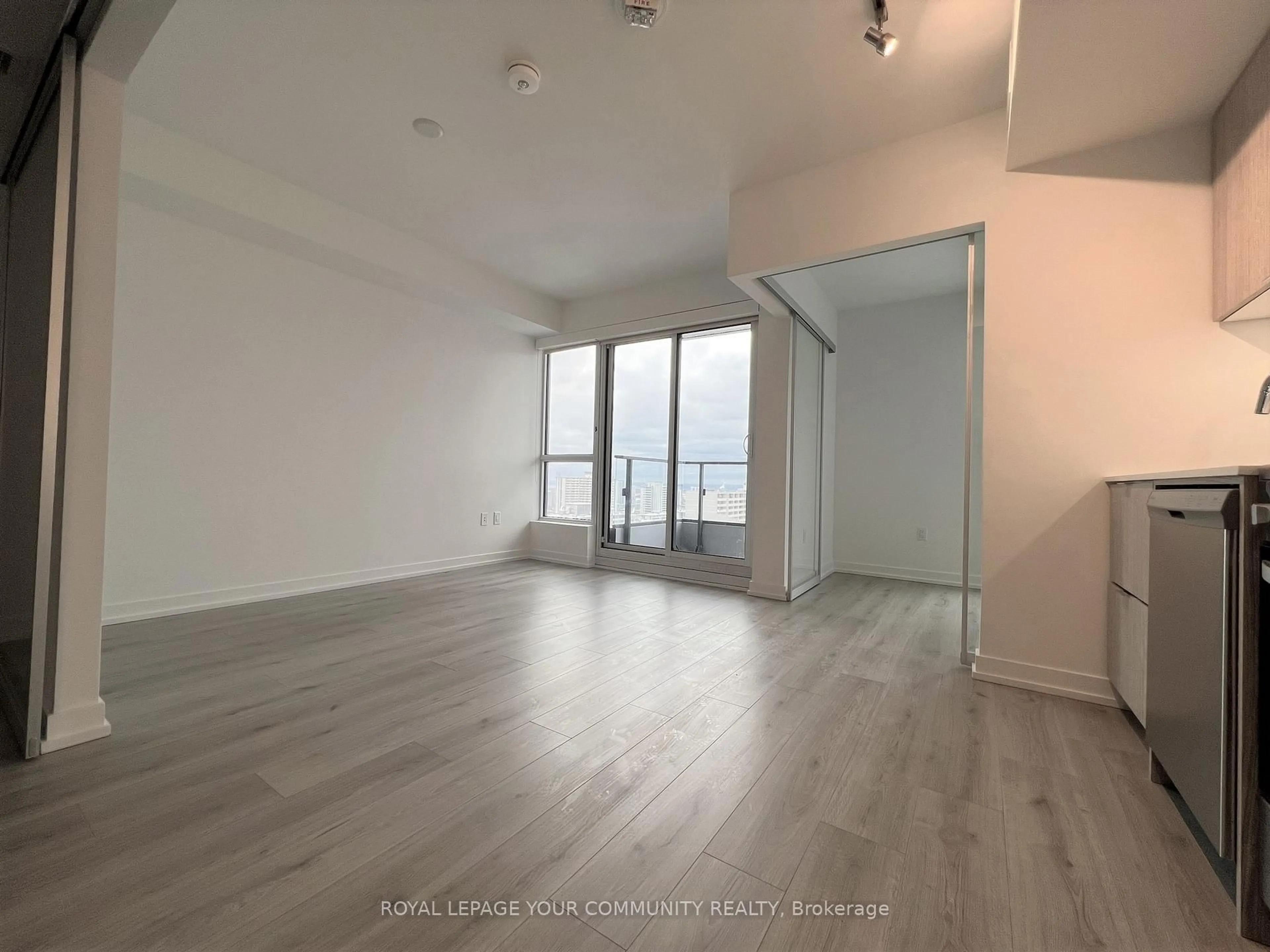 A pic of a room for 395 Bloor St #2601, Toronto Ontario M4W 1H7