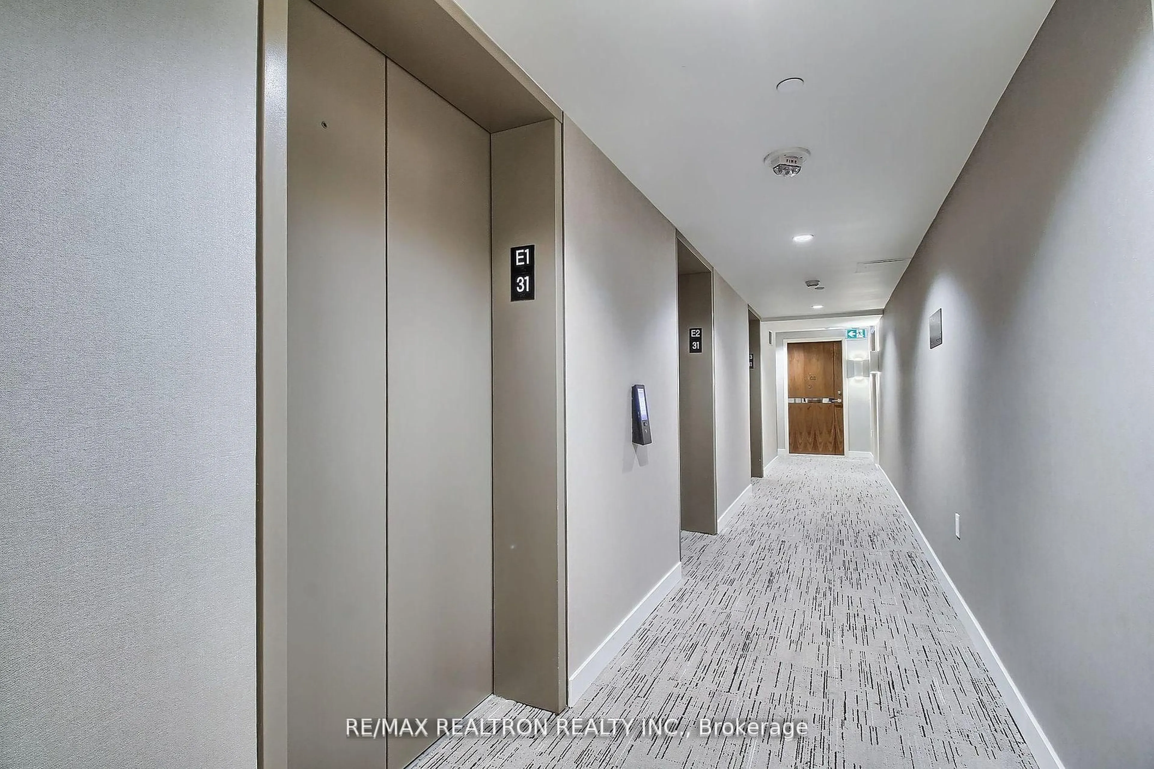 Indoor foyer for 95 McMahon Dr #3108, Toronto Ontario M2K 0H2