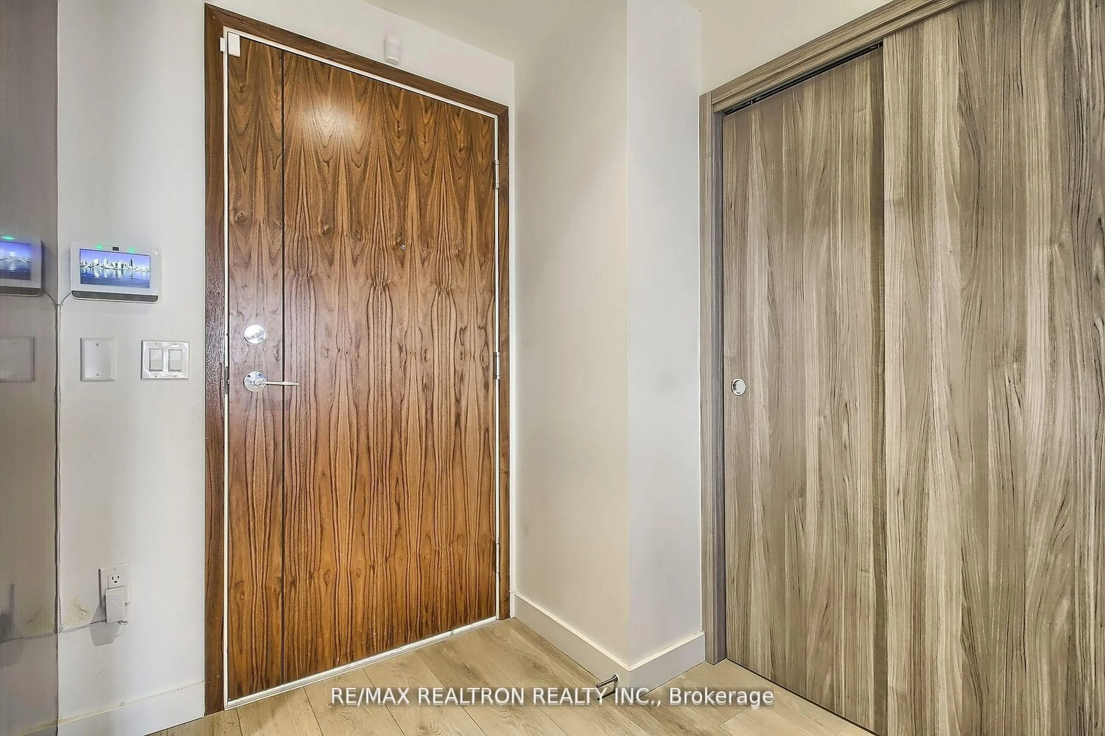 Indoor entryway for 95 McMahon Dr #3108, Toronto Ontario M2K 0H2