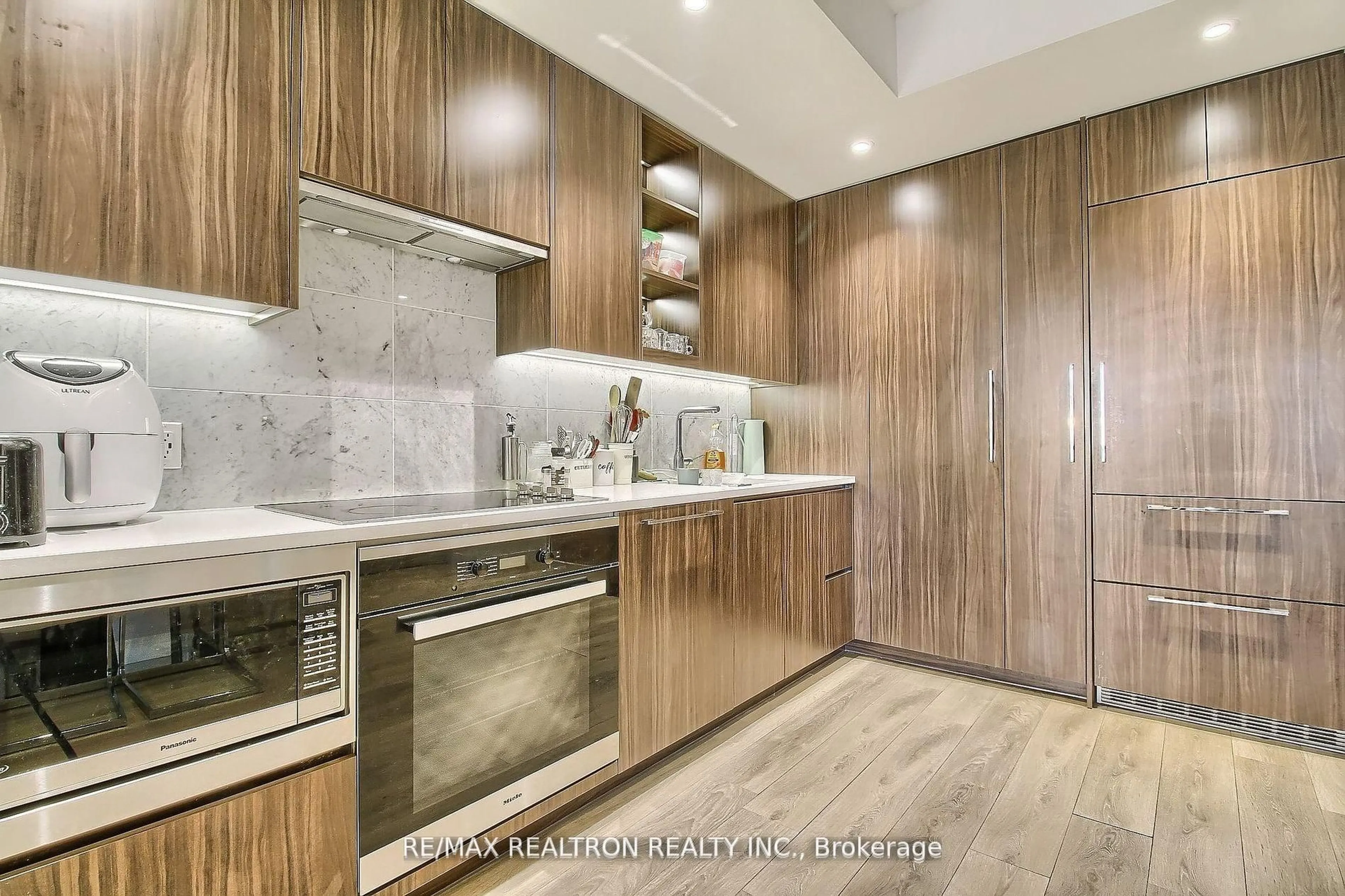 Contemporary kitchen, unknown for 95 McMahon Dr #3108, Toronto Ontario M2K 0H2