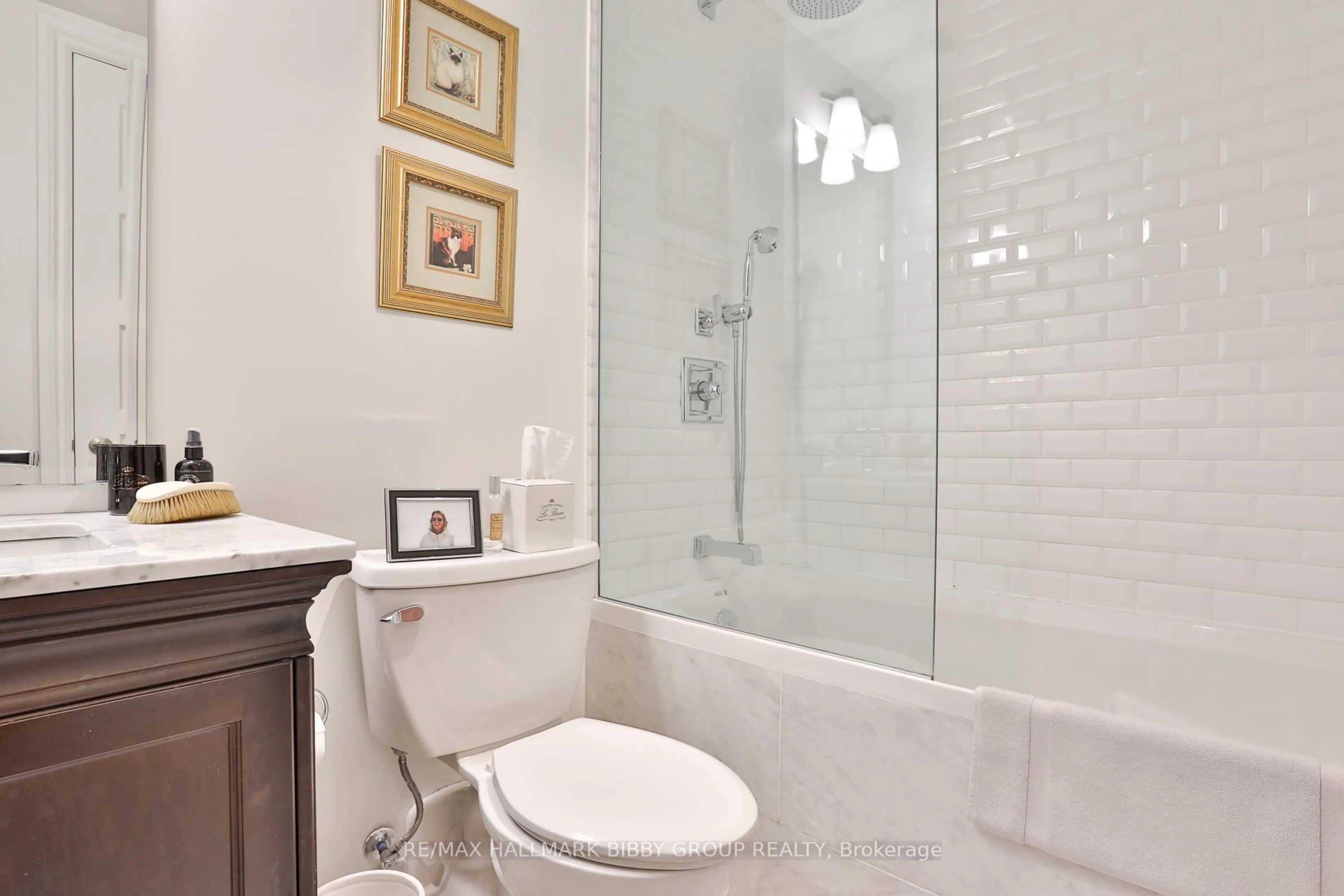 Standard bathroom, ceramic/tile floor for 22 Leader Lane #520, Toronto Ontario M5E 0B2