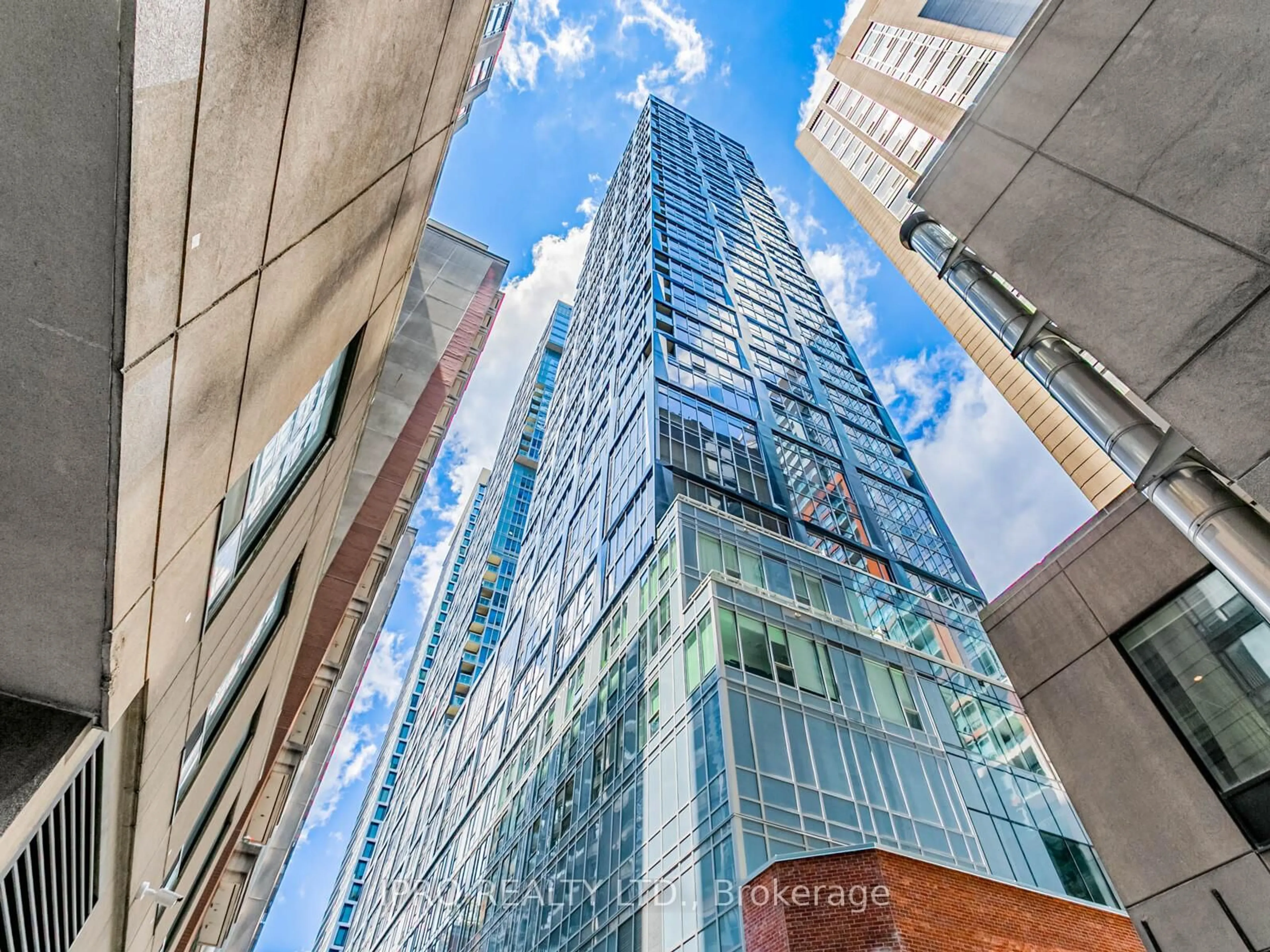 Indoor foyer for 15 Mercer St #419, Toronto Ontario M5V 1H2