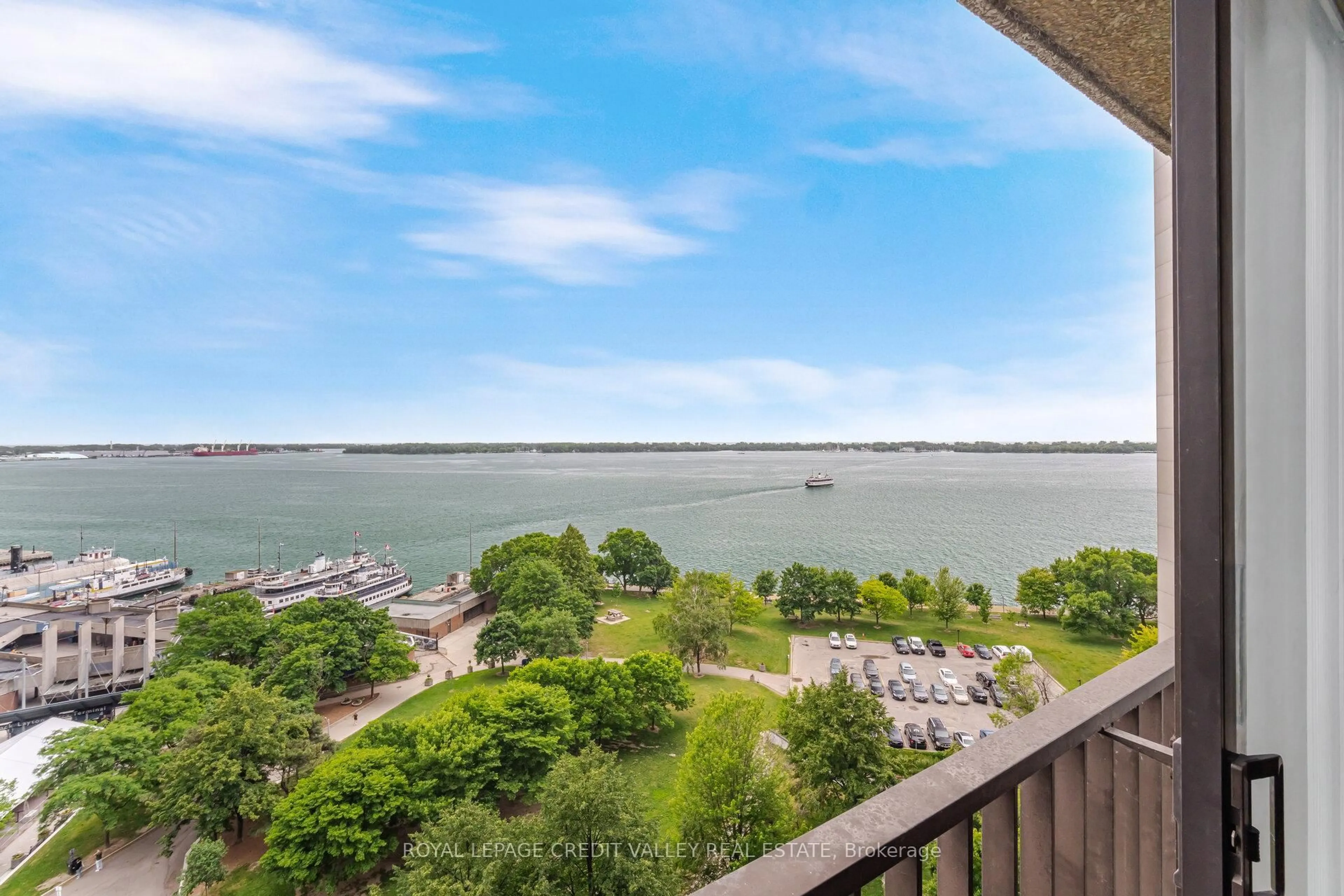 Patio, water/lake/river/ocean view for 33 Harbour Sq #1421, Toronto Ontario M5J 2G2