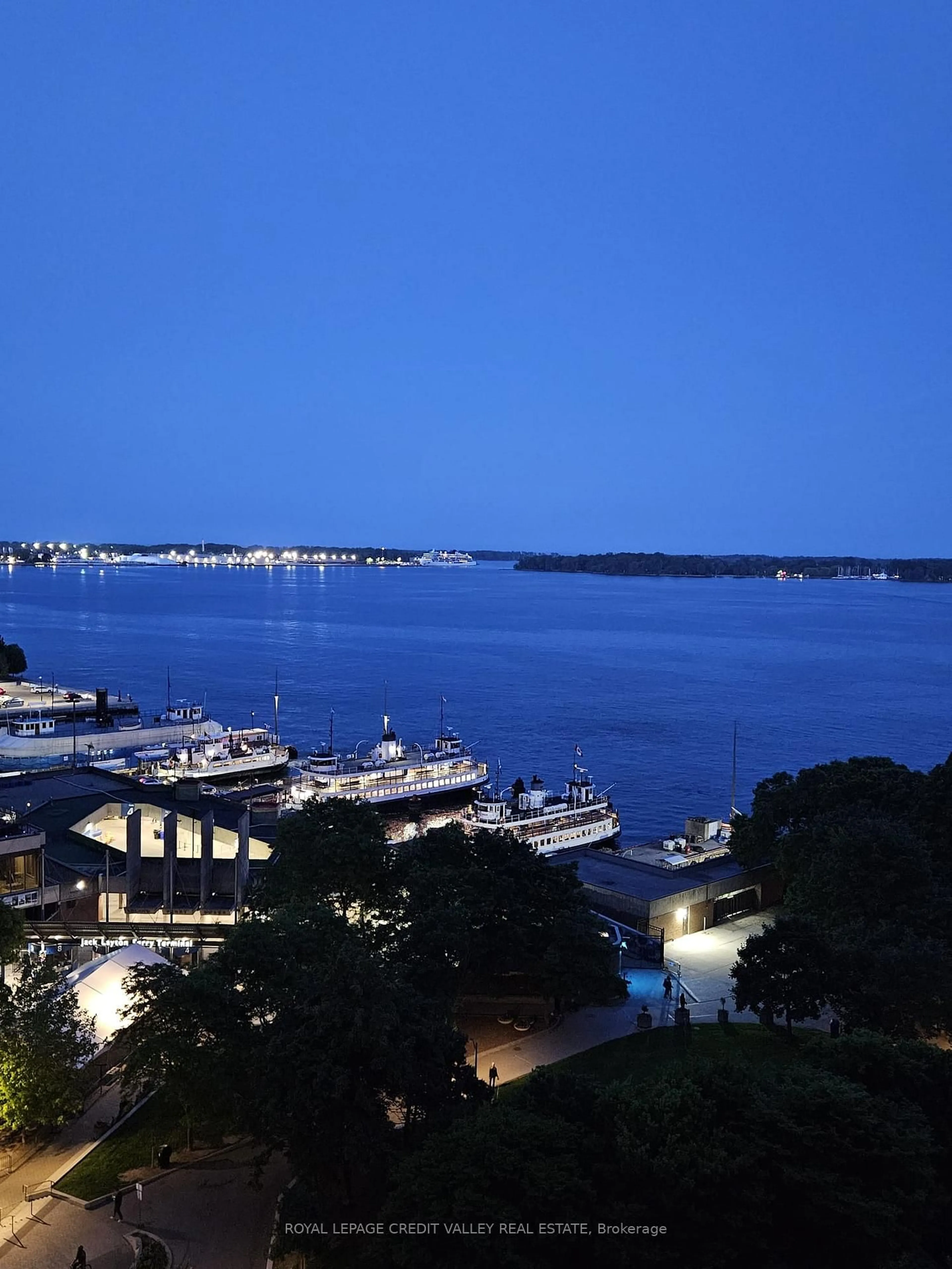 Patio, water/lake/river/ocean view for 33 Harbour Sq #1421, Toronto Ontario M5J 2G2