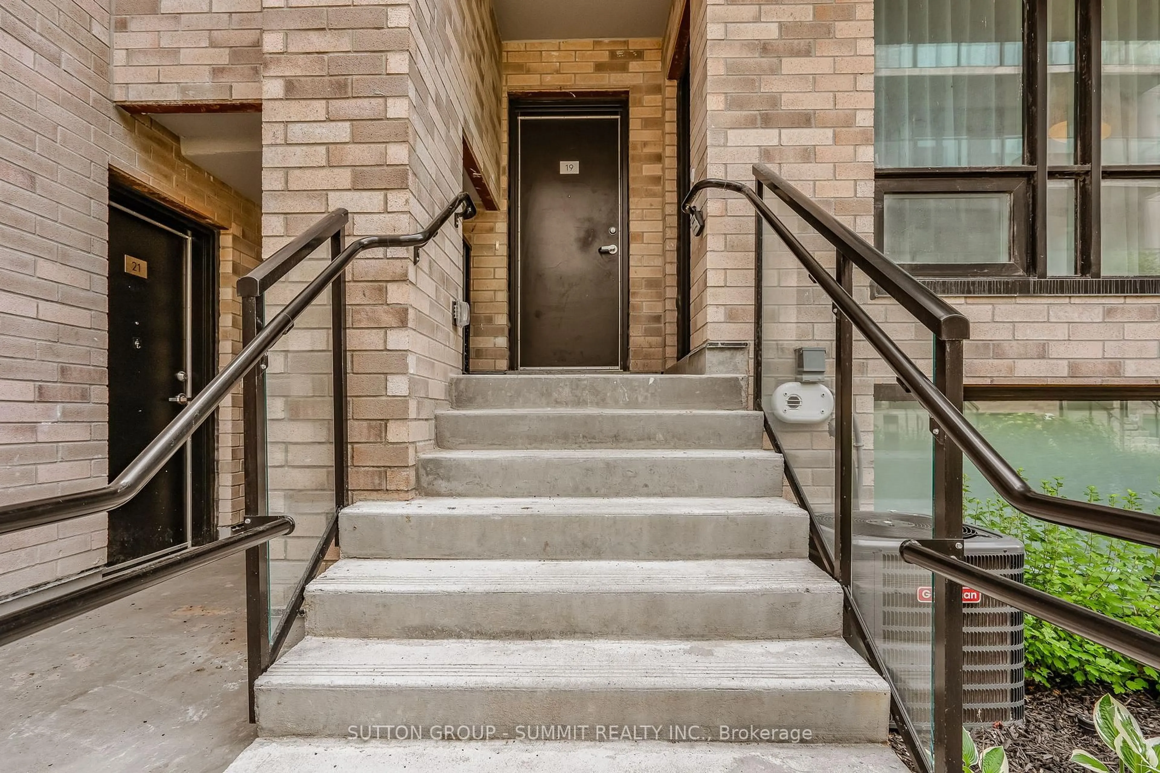Unknown for 861 Sheppard Ave #18, Toronto Ontario M3H 0E9